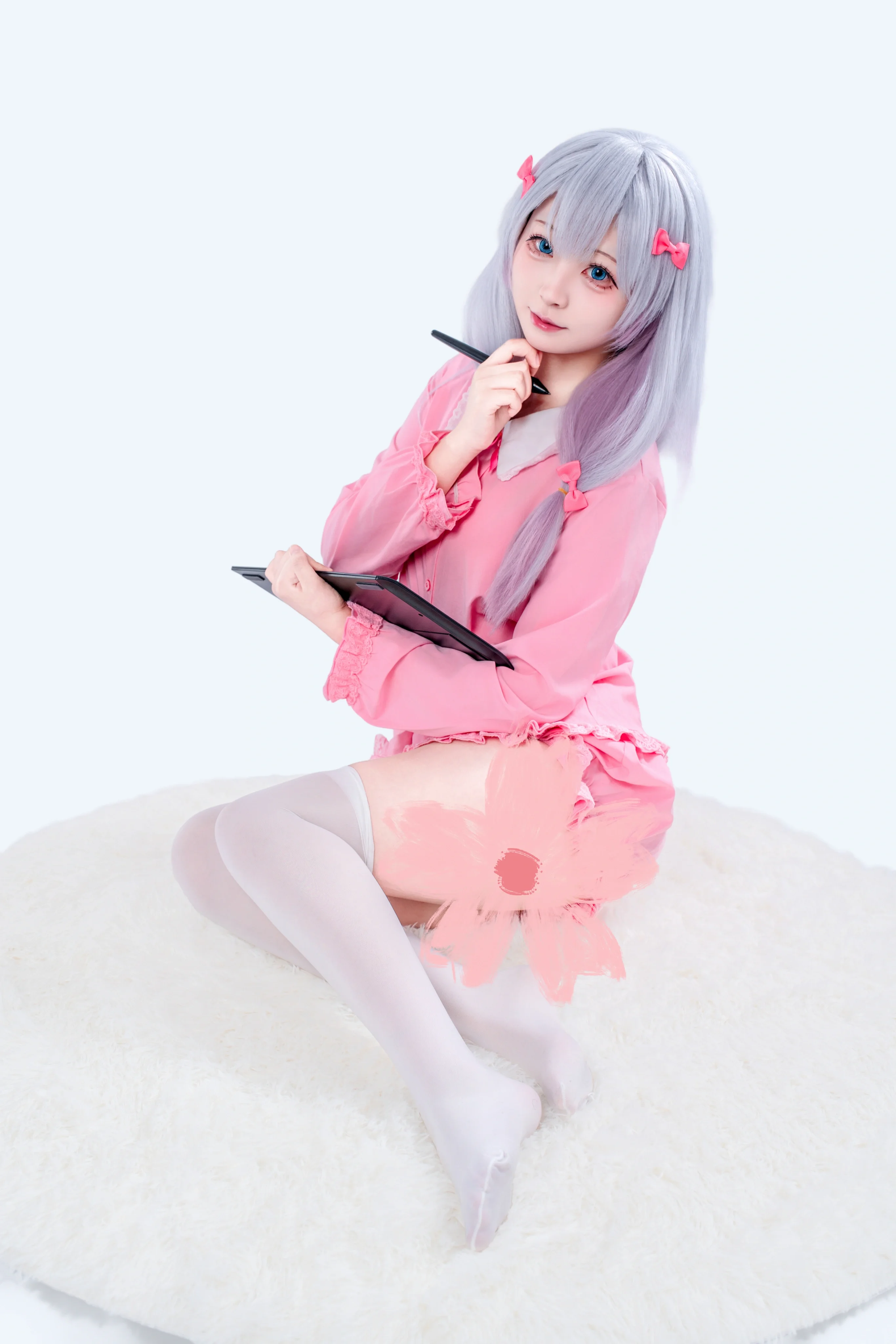 【和泉纱雾cos】用粉色居家服和画笔，绘出埃罗芒阿老师的慵懒日常 - 第 4 张
