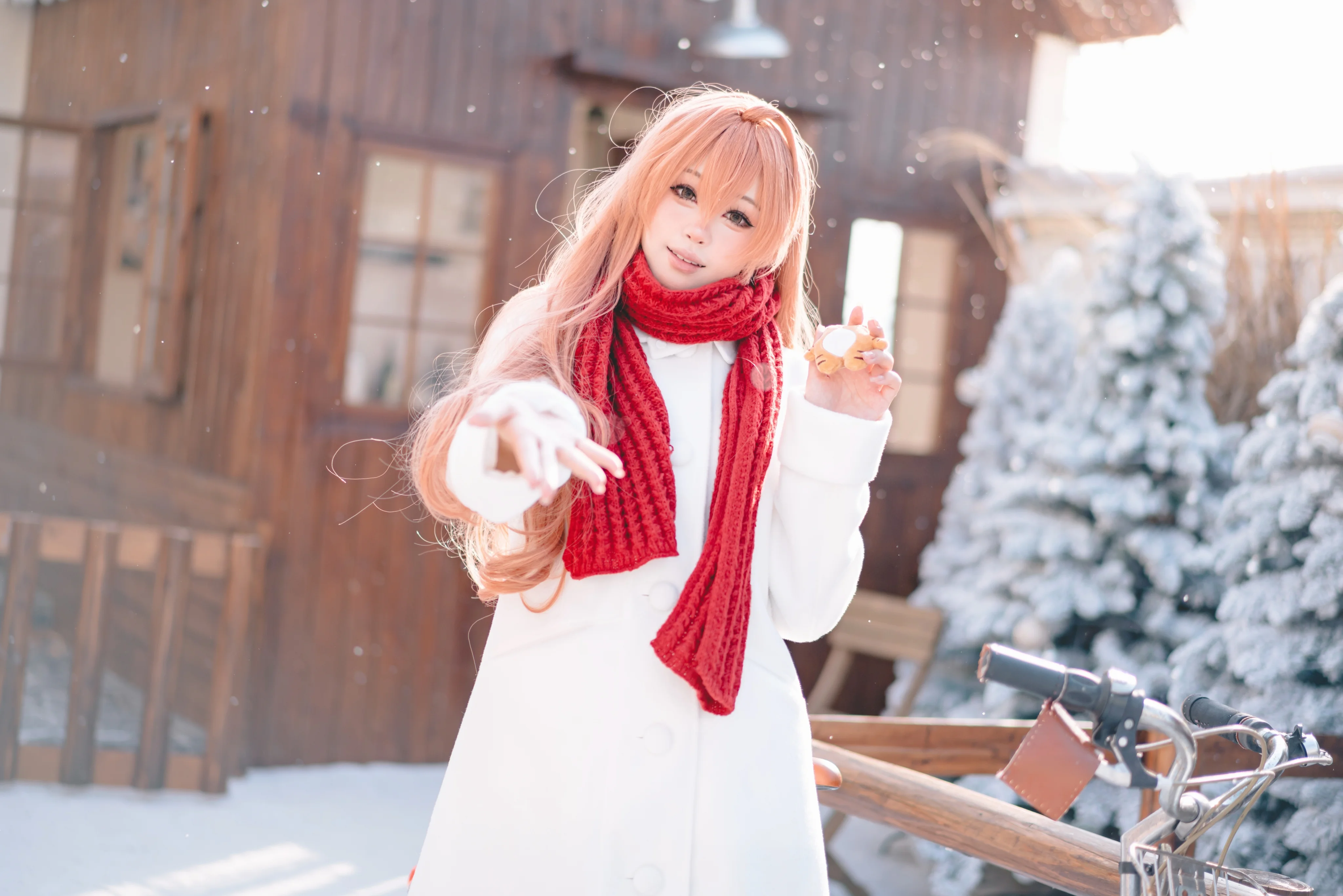 【逢坂大河cos】初雪記憶，紅圍巾與冬季的暖意 - 第 1 張