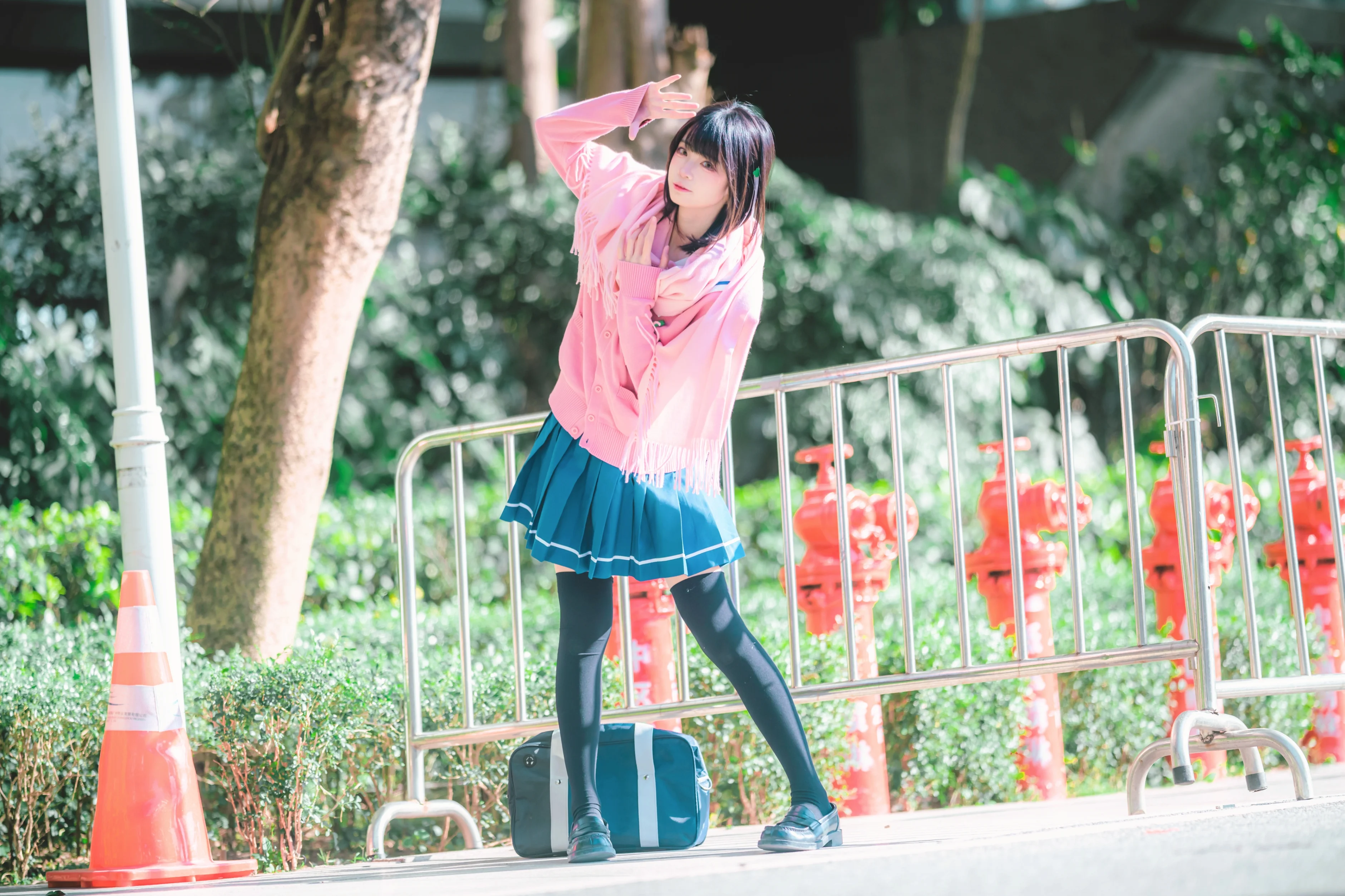 【花坂结衣cos】OneRoom里的日常少女，阳光下的JK校园感 - 第 11 张
