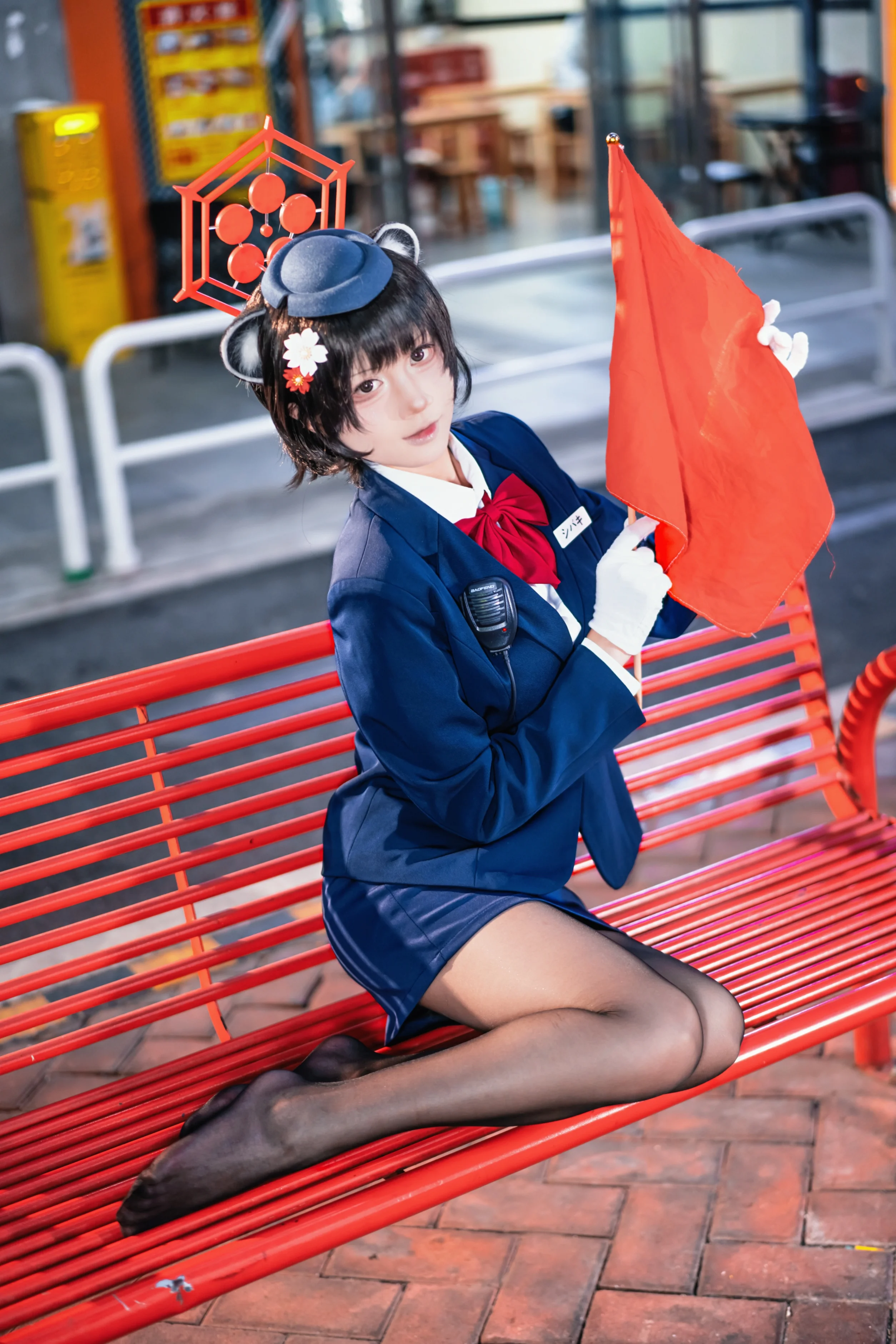 【春日椿cos】碧蓝档案导游椿，长椅上的休息时刻 - 第 4 张