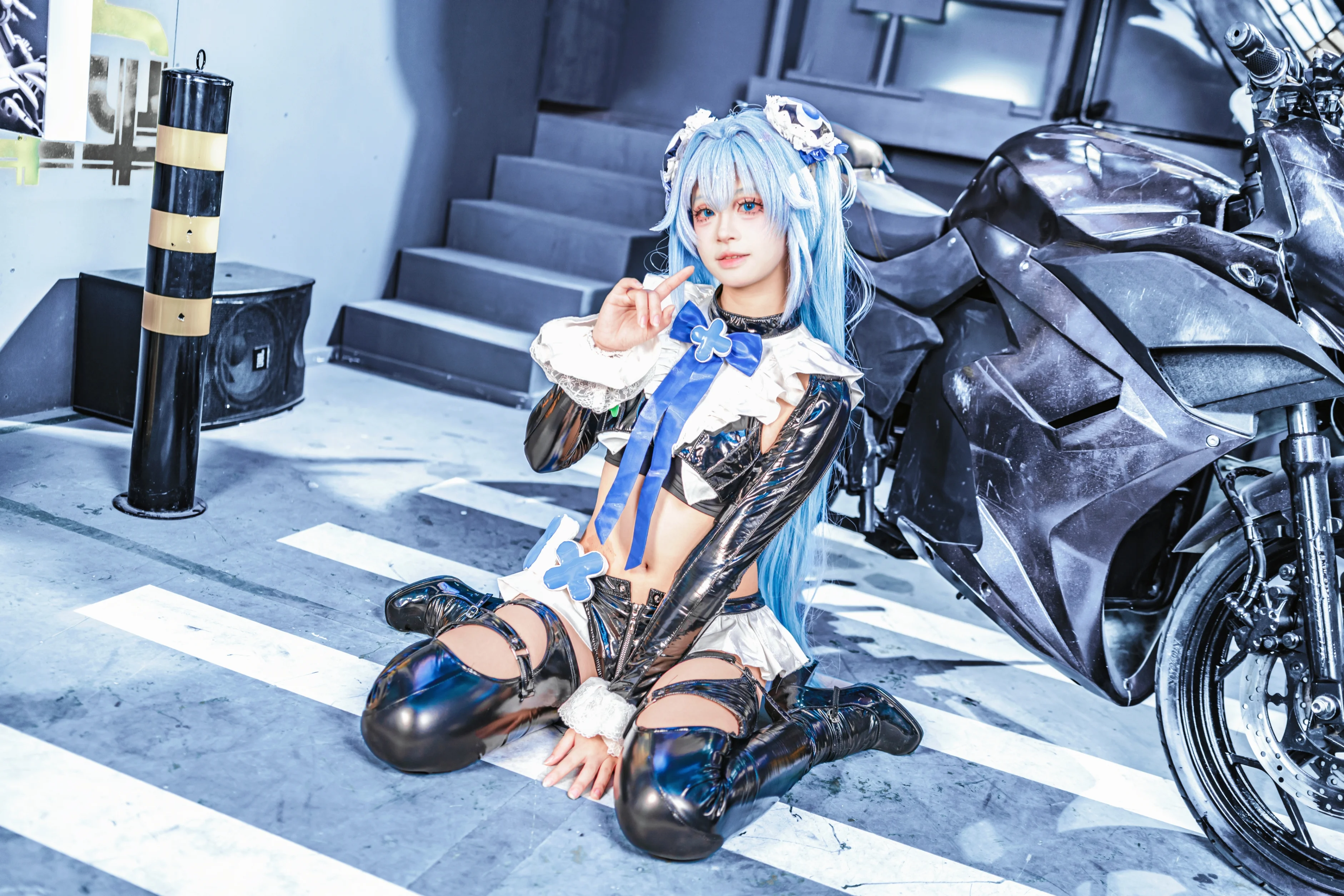 【ヘンゼルのコスプレ】サイバーパンクな街頭と勝利の女神の邂逅 - 5 枚目