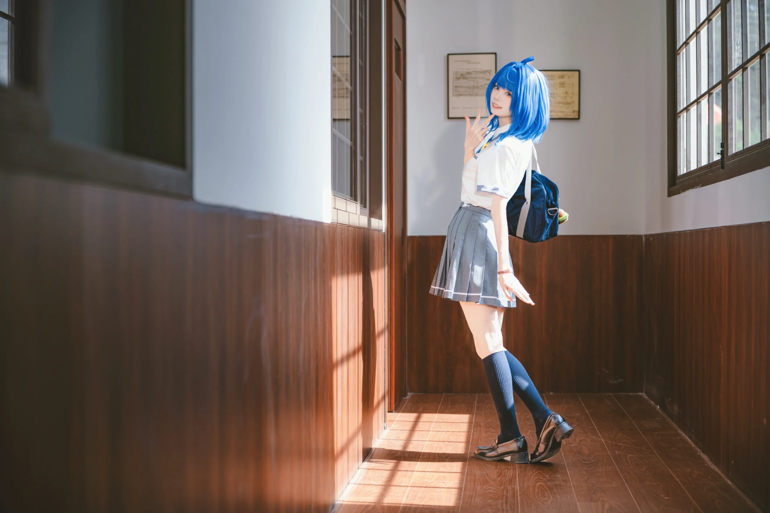 【八奈见杏菜cos】败犬女主也太多了，课间休息的自然光影 - 第 10 张