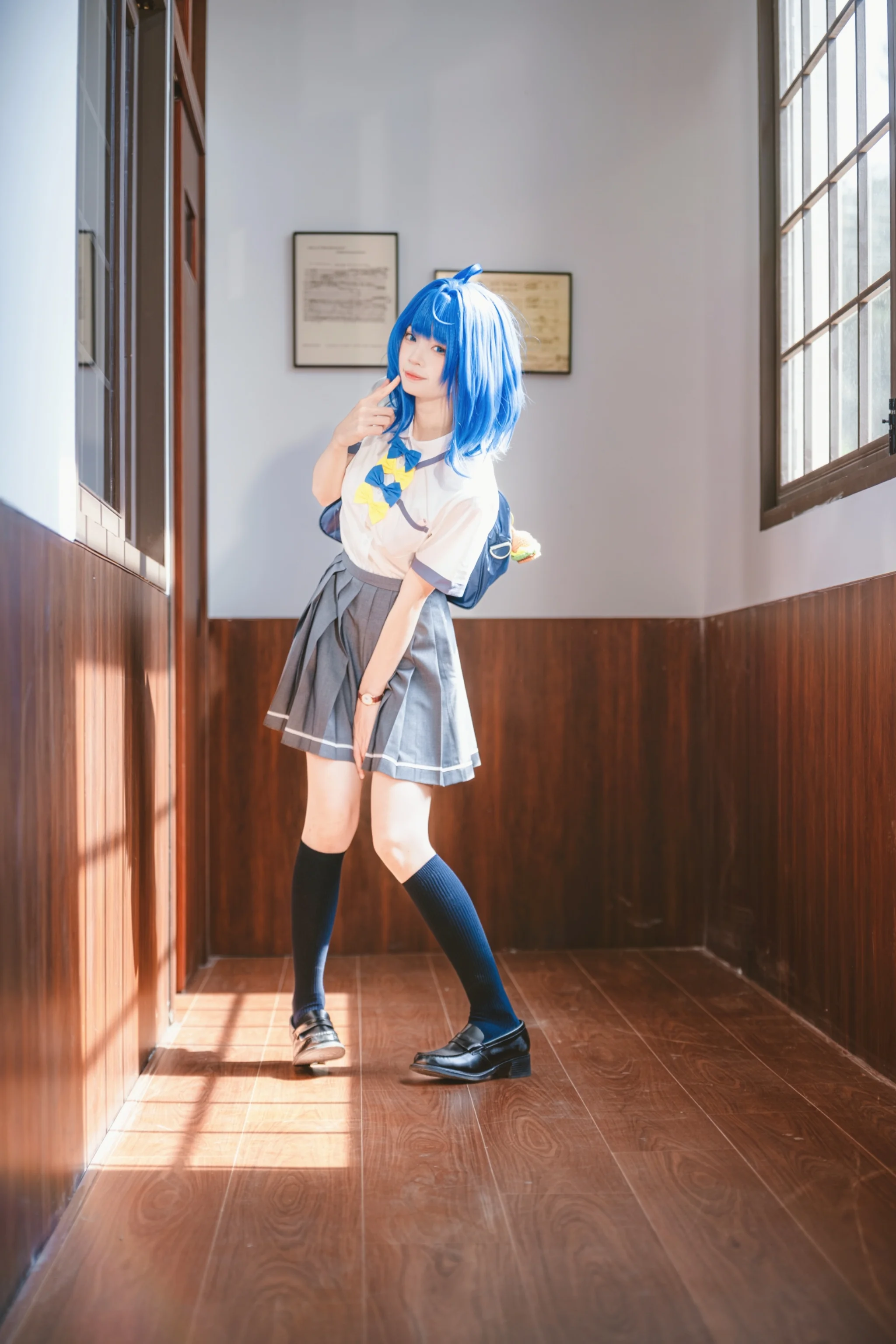 【八奈见杏菜cos】败犬女主也太多了，课间休息的自然光影
