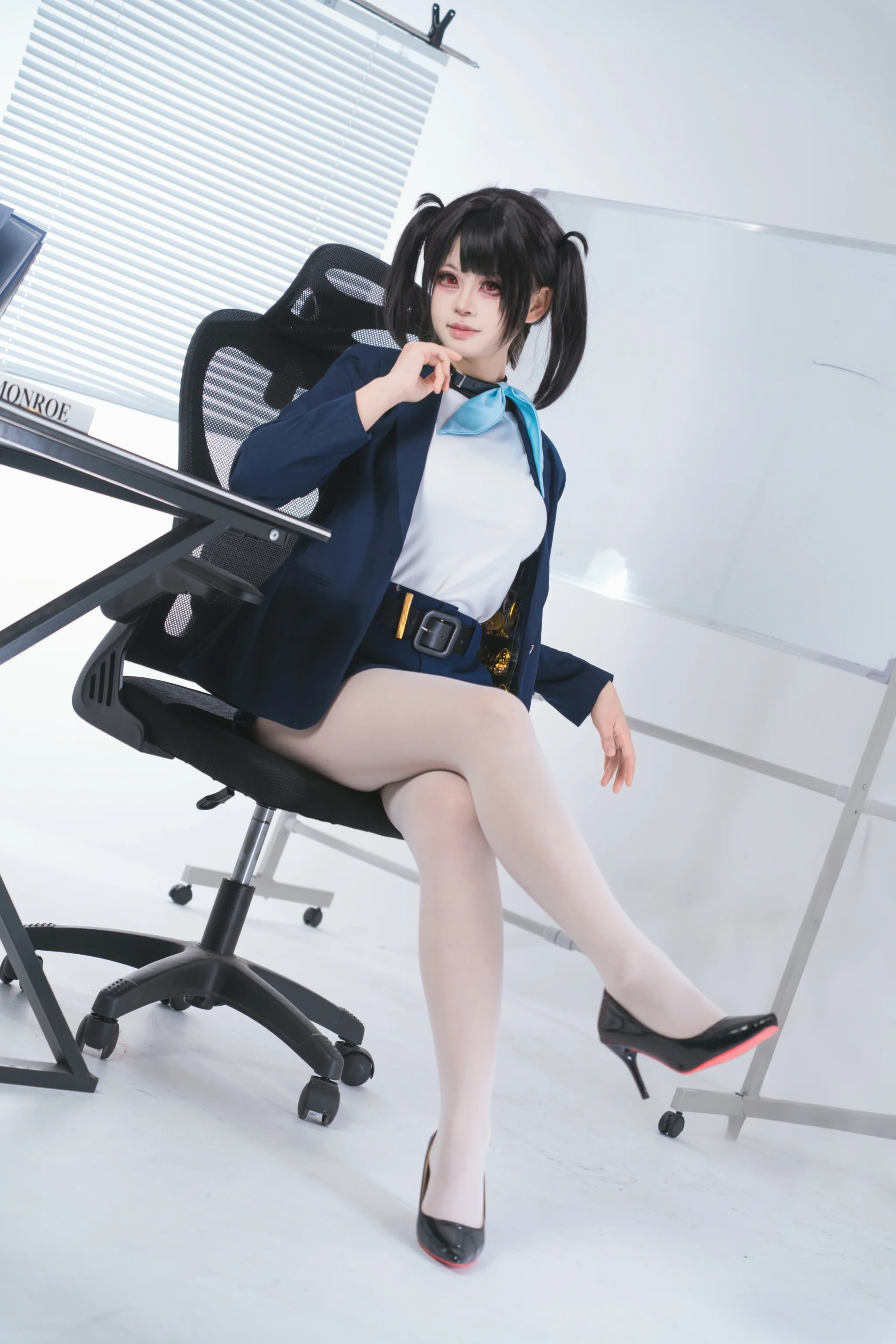 【索拉cos】NIKKE職場裝扮與白棚的秘密道具 - 第 2 張