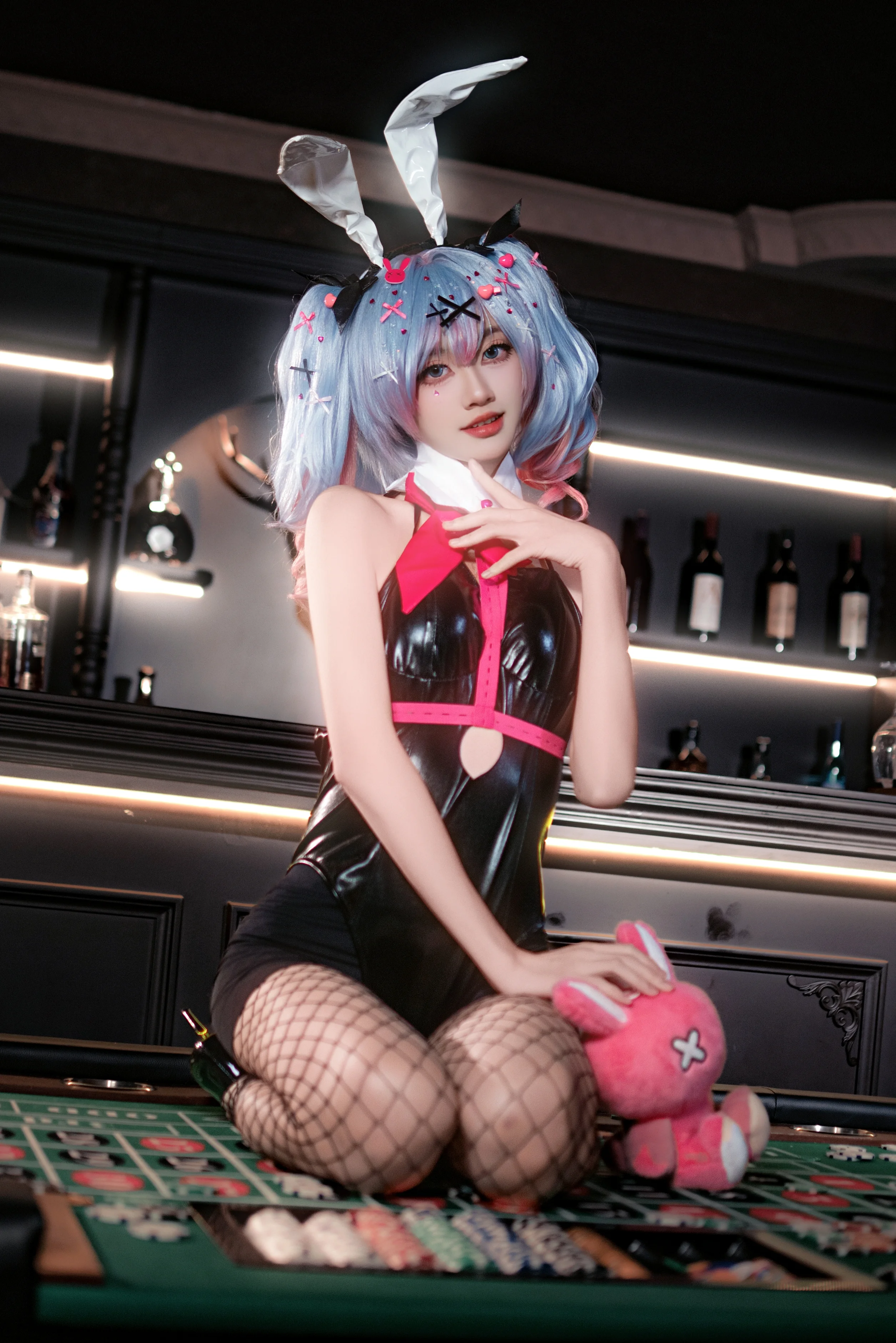 【初音未来cos】黑色漆皮兔女郎，赌桌前的别样风格 - 第 6 张