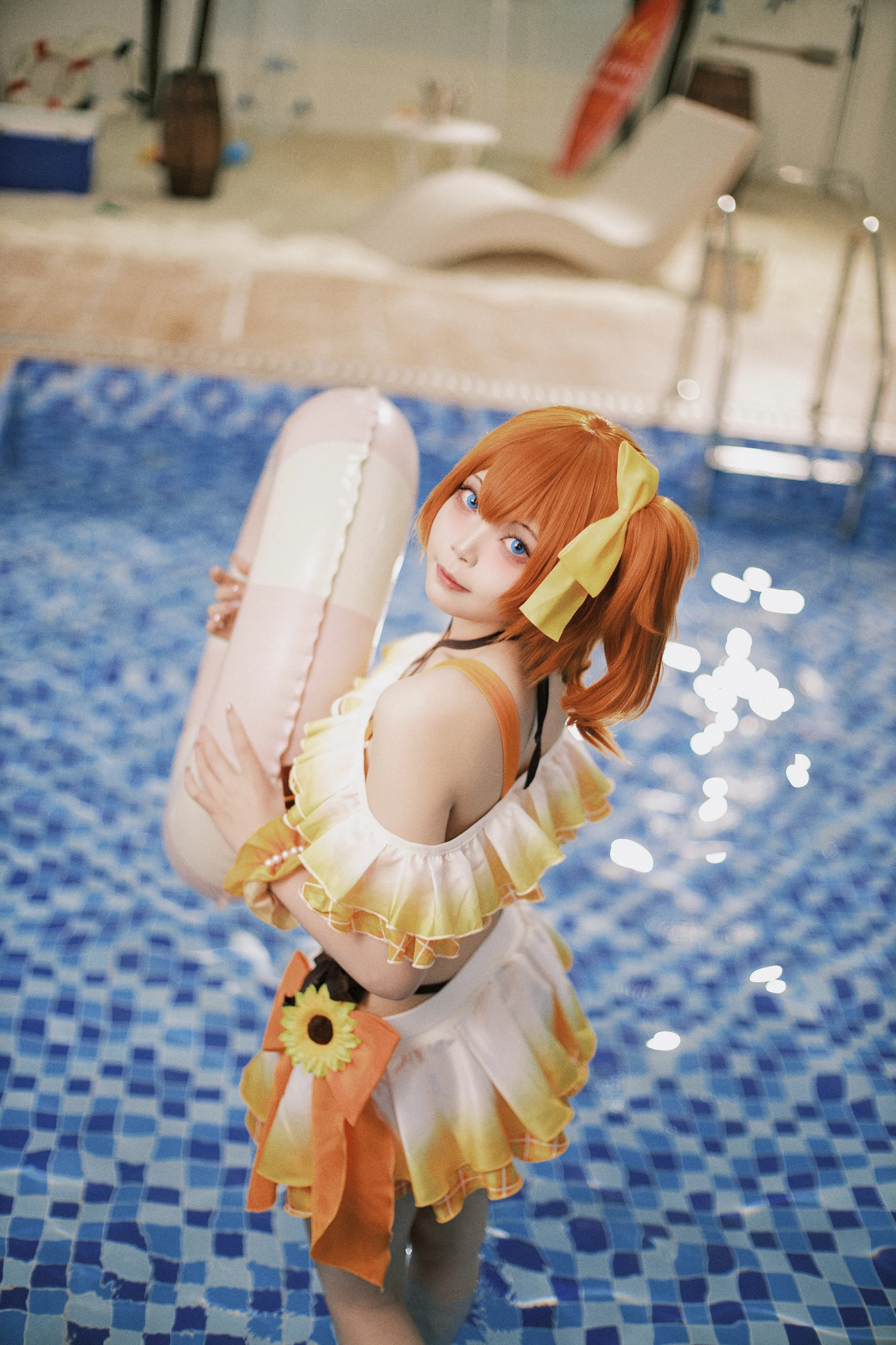 【穂乃果コスプレ】サマー水着ポートレート、元気いっぱいのくるくるサイドポニーに挑戦 - 2 枚目