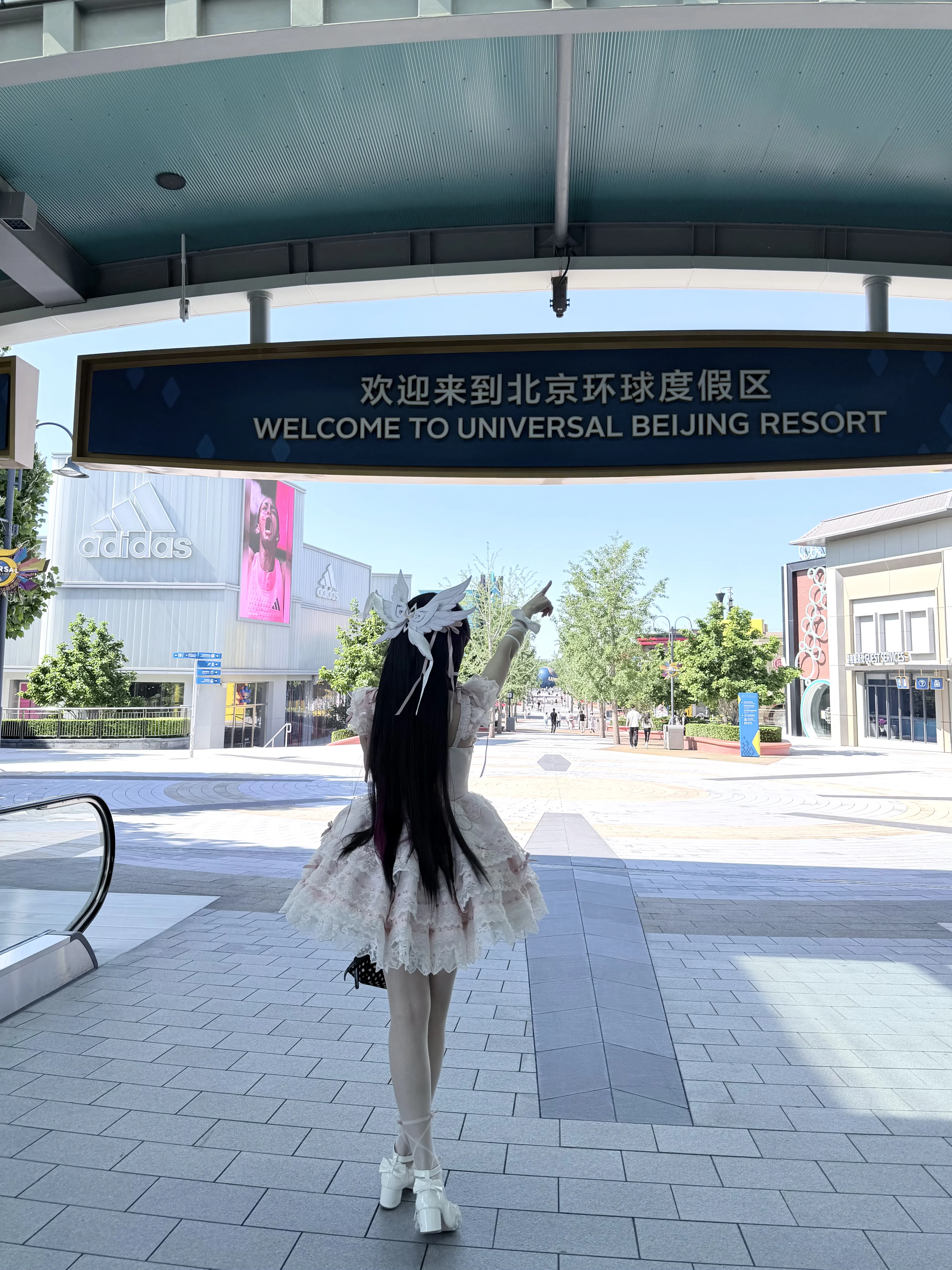 【哥伦比娅cos】原神私设天使造型降临北京环球影城 - 第 3 张
