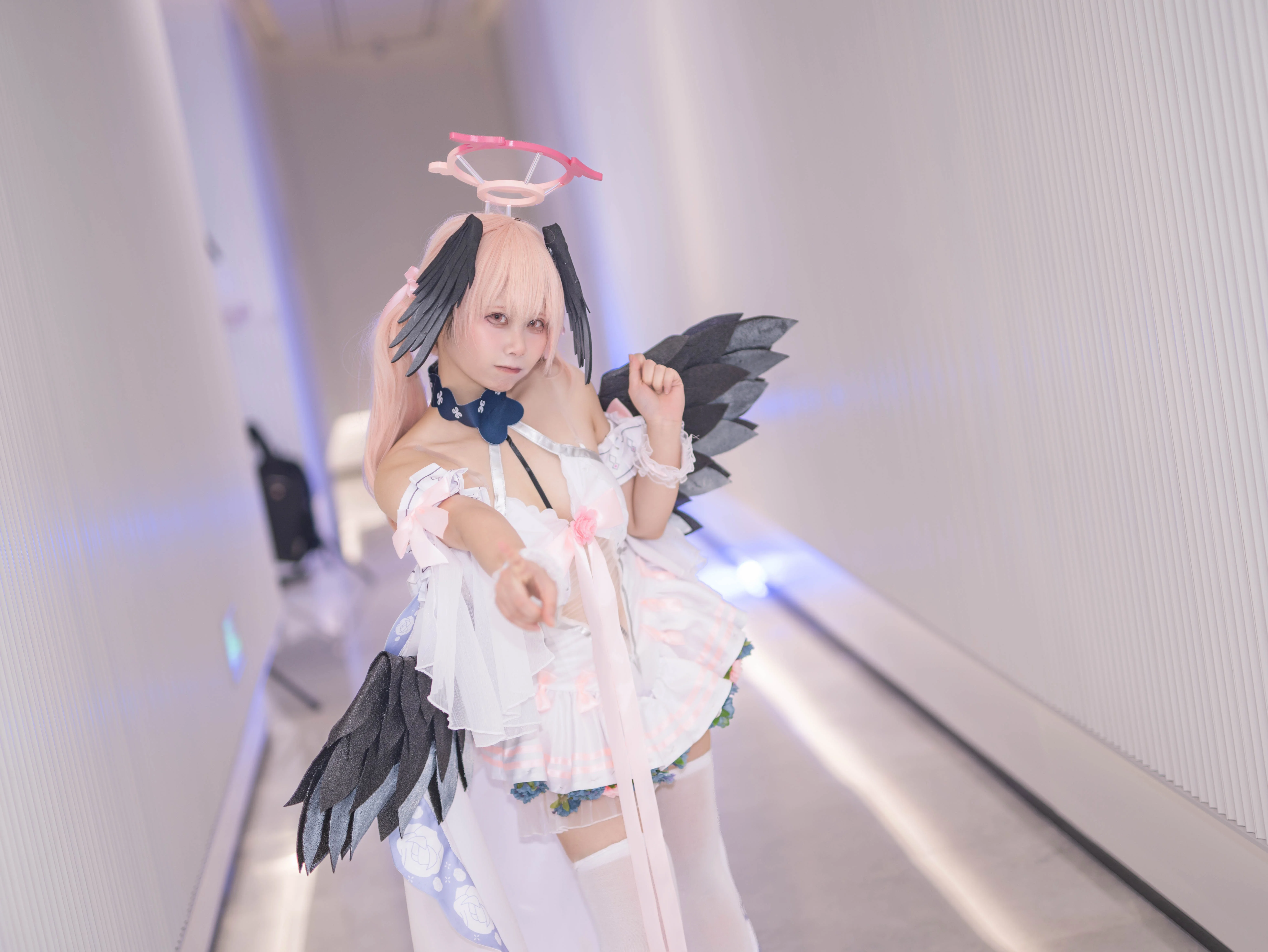【下江小春cos】七夕平安夜，蓝白羽翼少女的日常 - 第 4 张