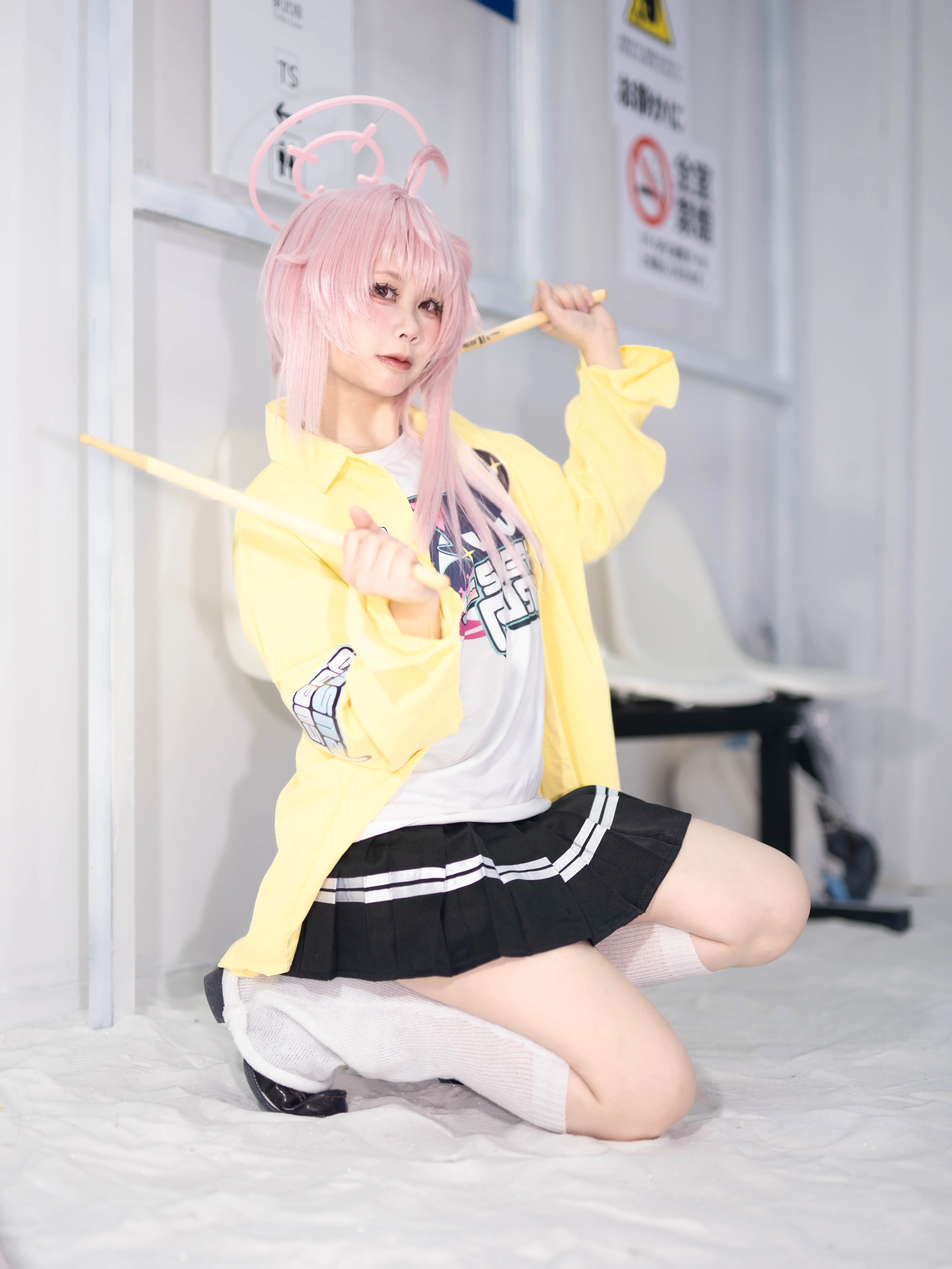 【柚鸟夏cos】在站台敲响青春的节拍，碧蓝档案乐队造型拍摄记 - 第 2 张