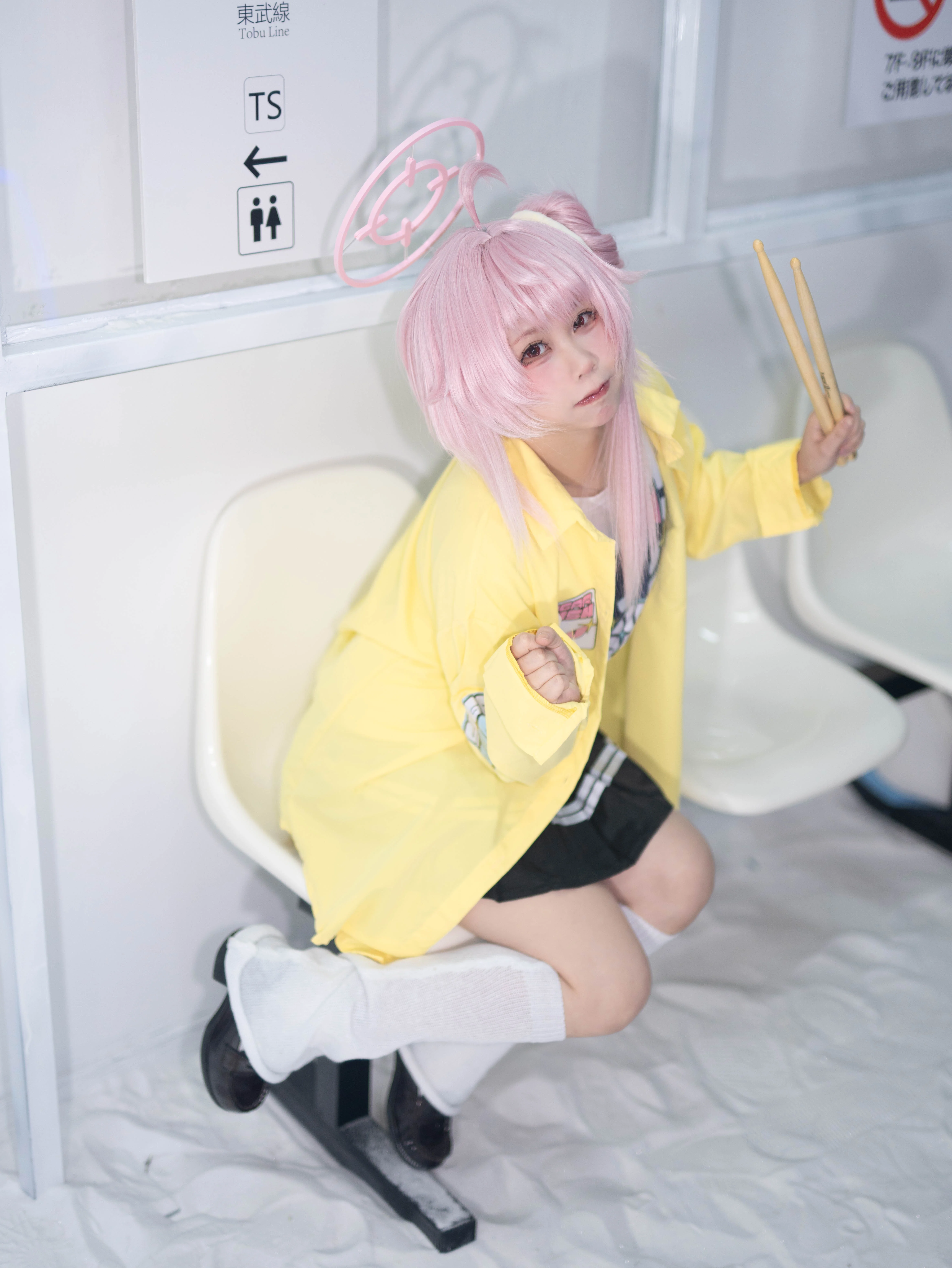 【柚鸟夏cos】在站台敲响青春的节拍，碧蓝档案乐队造型拍摄记 - 第 4 张