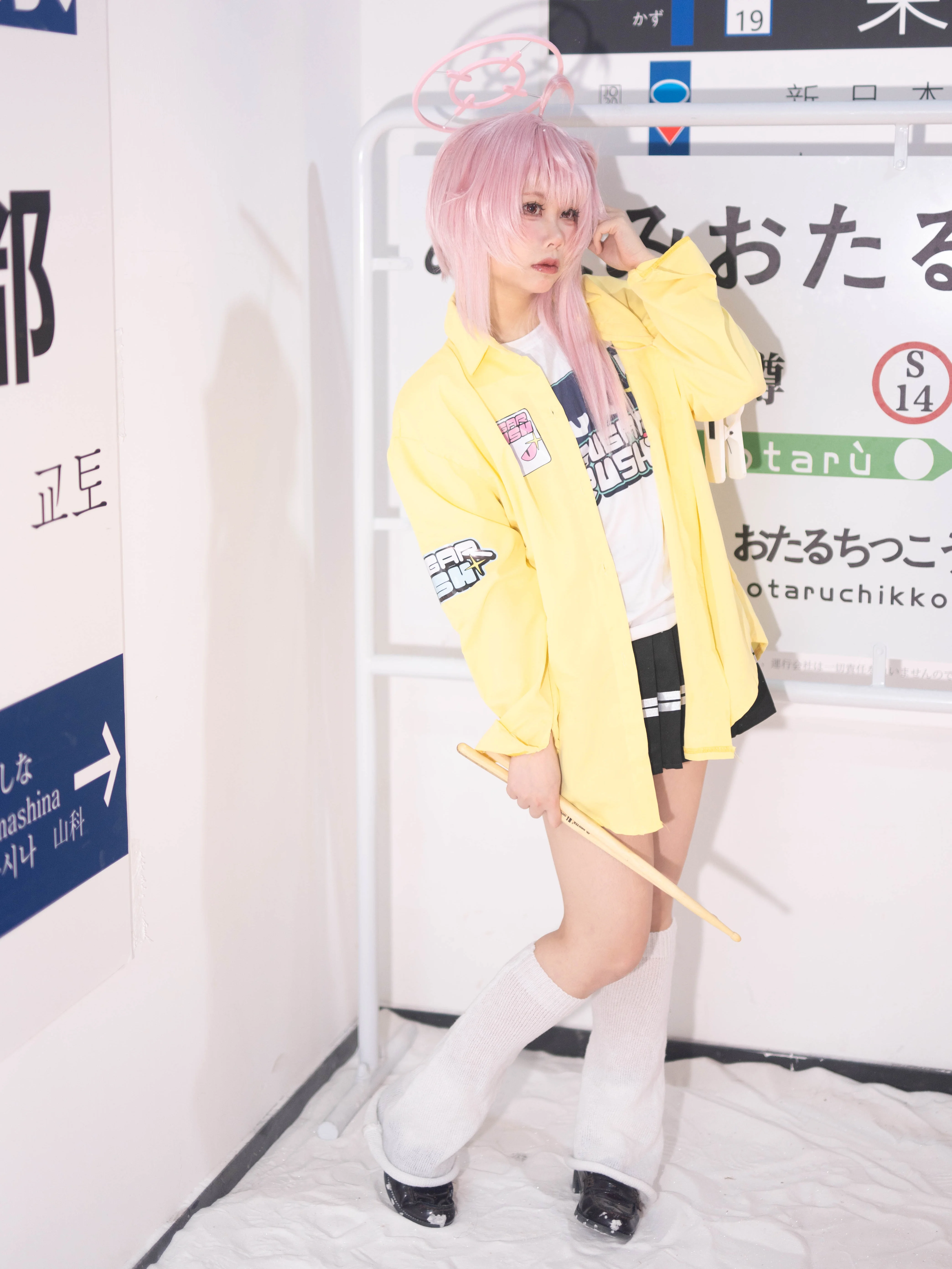 【柚鸟夏cos】在站台敲响青春的节拍，碧蓝档案乐队造型拍摄记 - 第 7 张