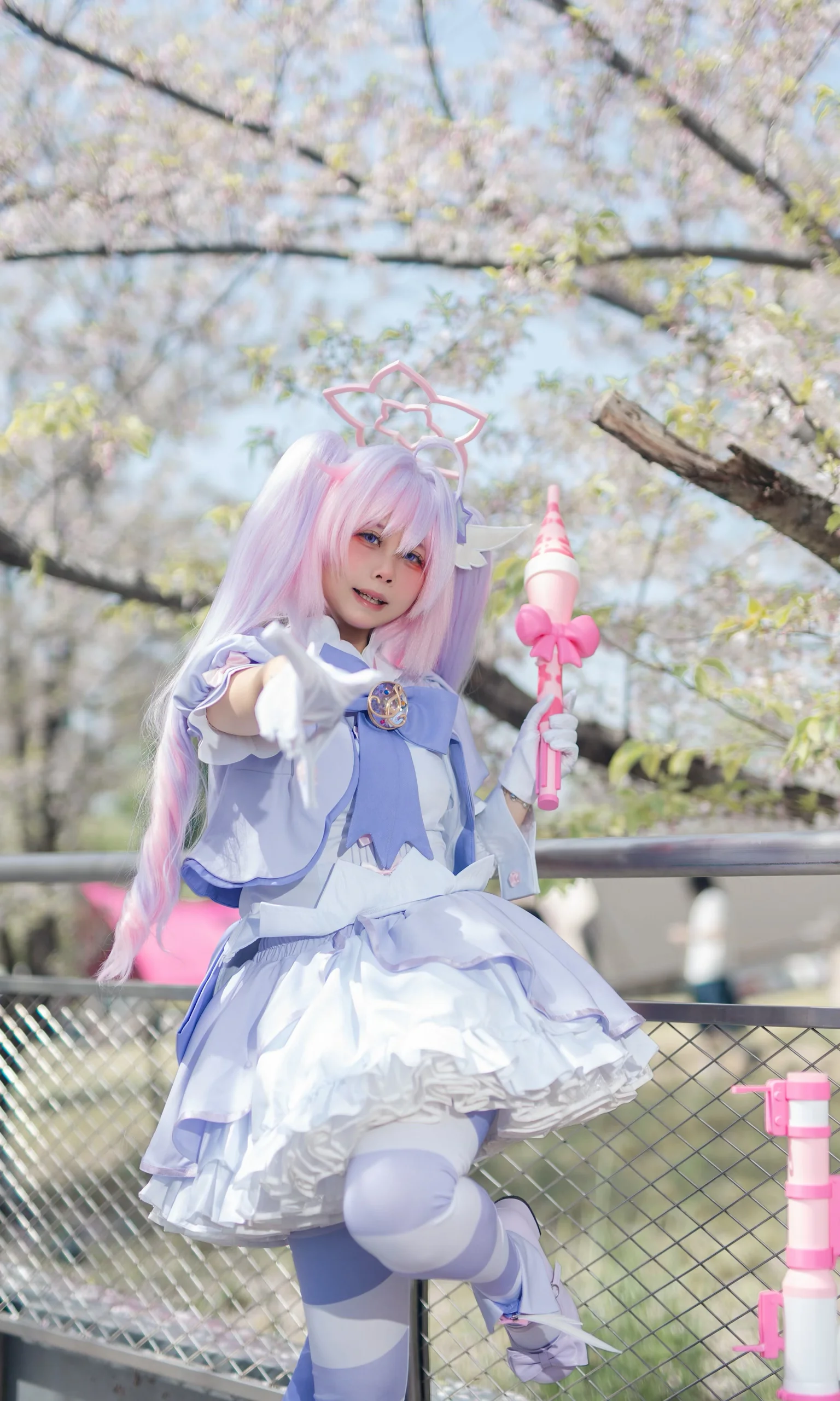 【宇泽玲纱cos】碧蓝档案的魔法芋泥造型，在樱花季里定格春日魔法 - 第 2 张