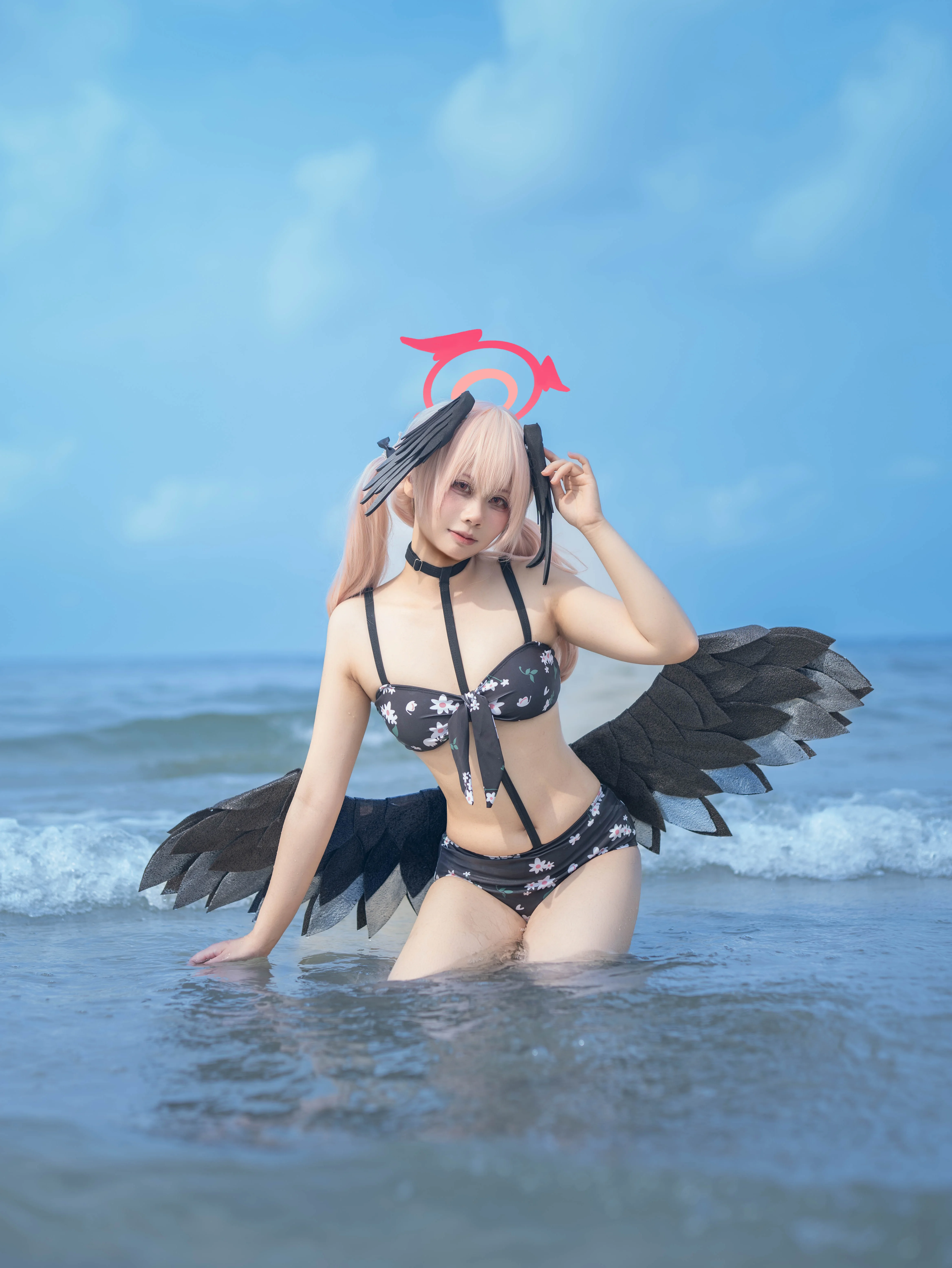【下江小春cos】碧蓝档案夏日泳装，水边的光晕与黑翼 - 第 2 张