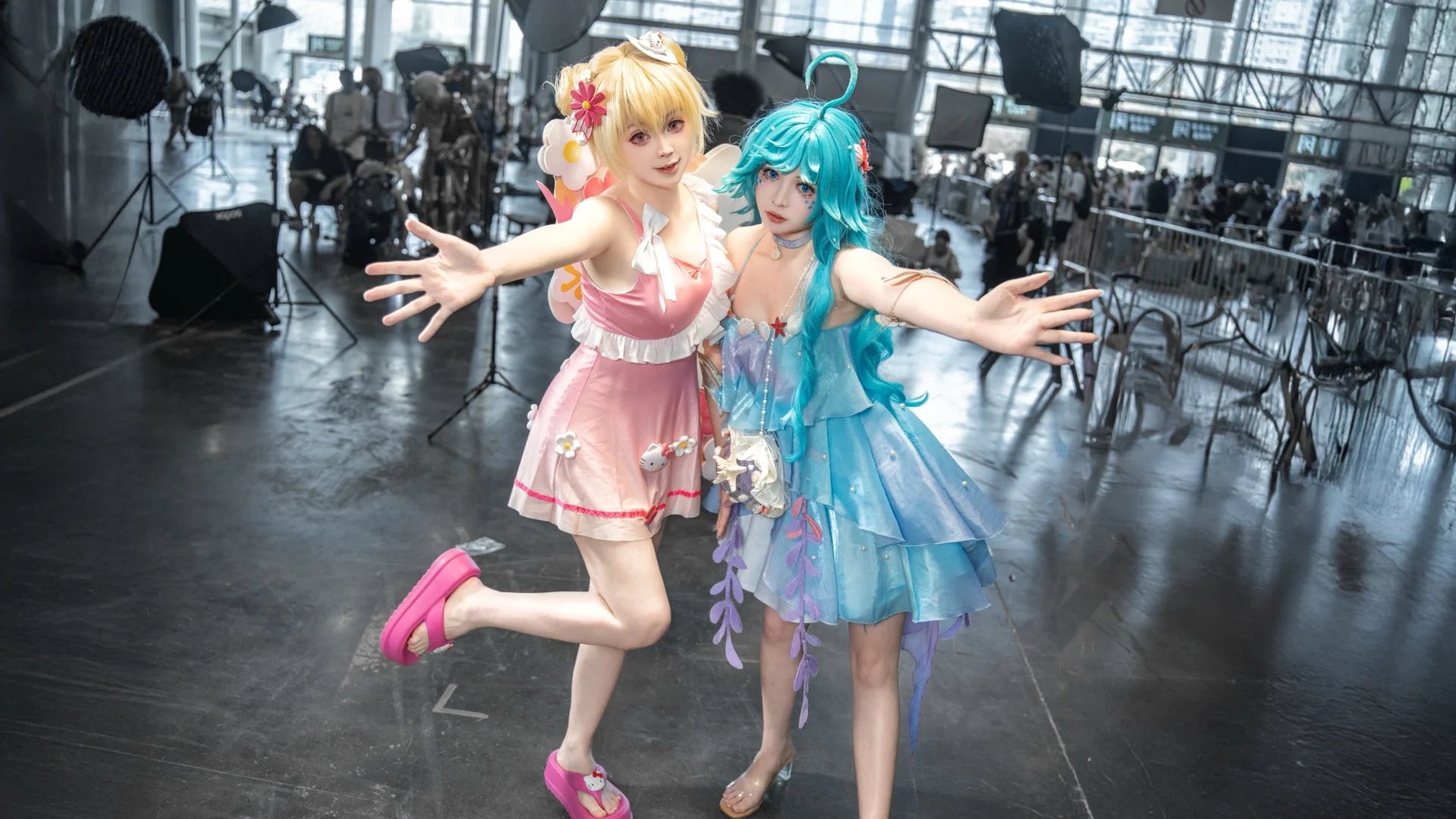 【小乔cos】王者荣耀粉色星元与朵莉亚的梦幻联动
