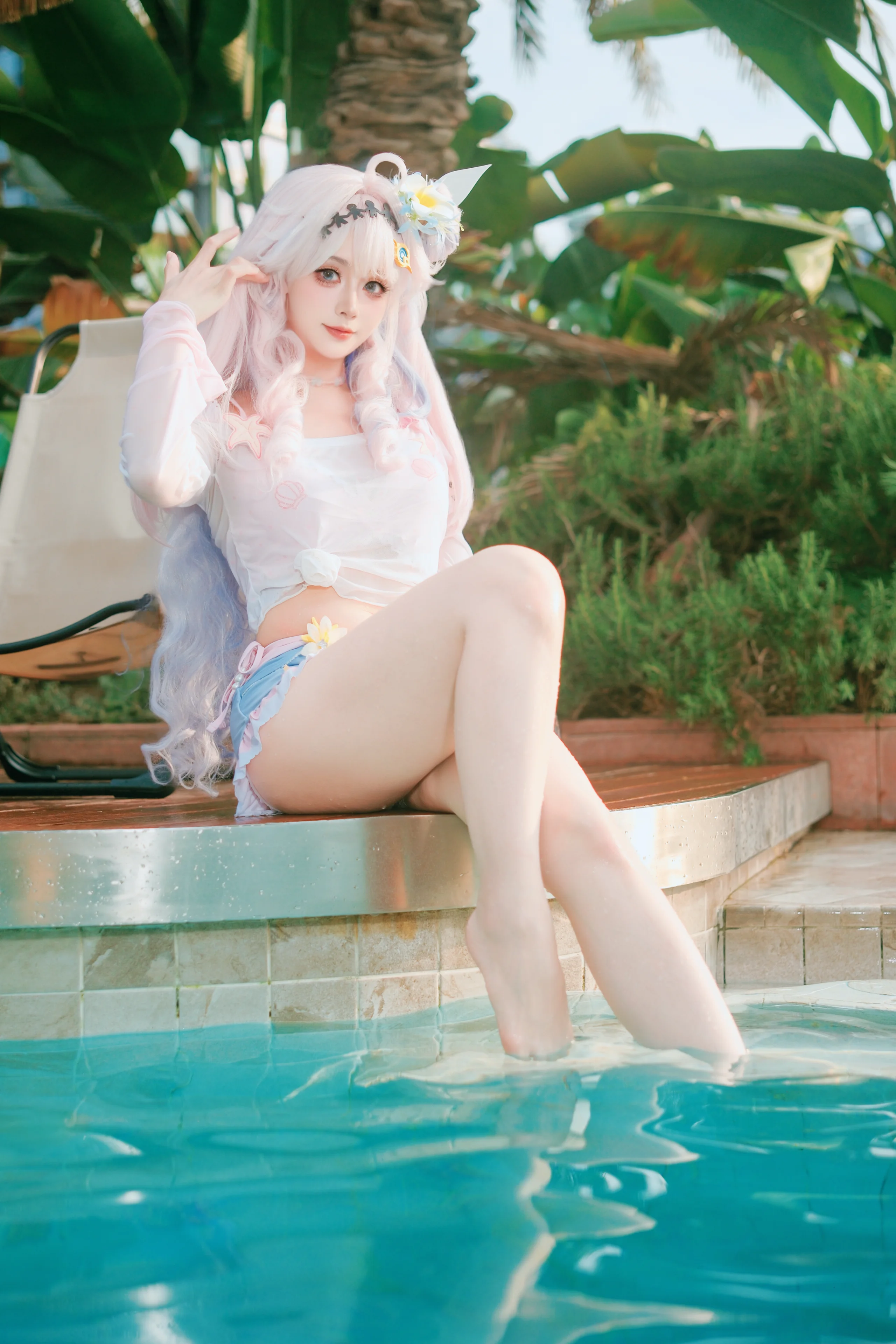 【达妮娅cos】夏日泳池边的清凉鸣潮时光 - 第 1 张