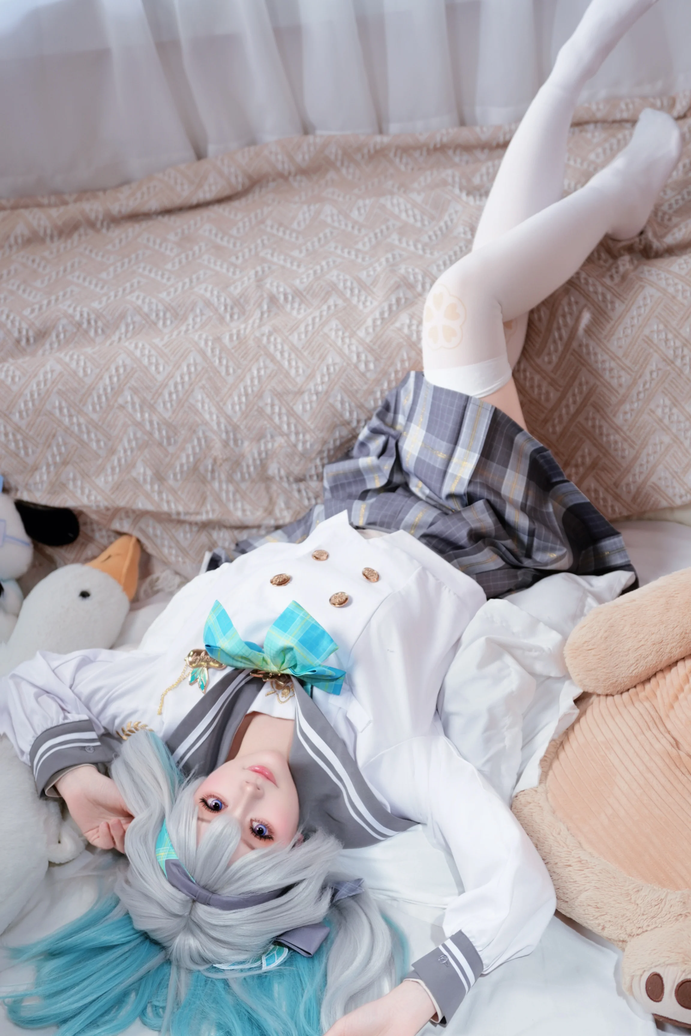 【水手服cos】万粉福利，用这张居家躺拍记录三周年
