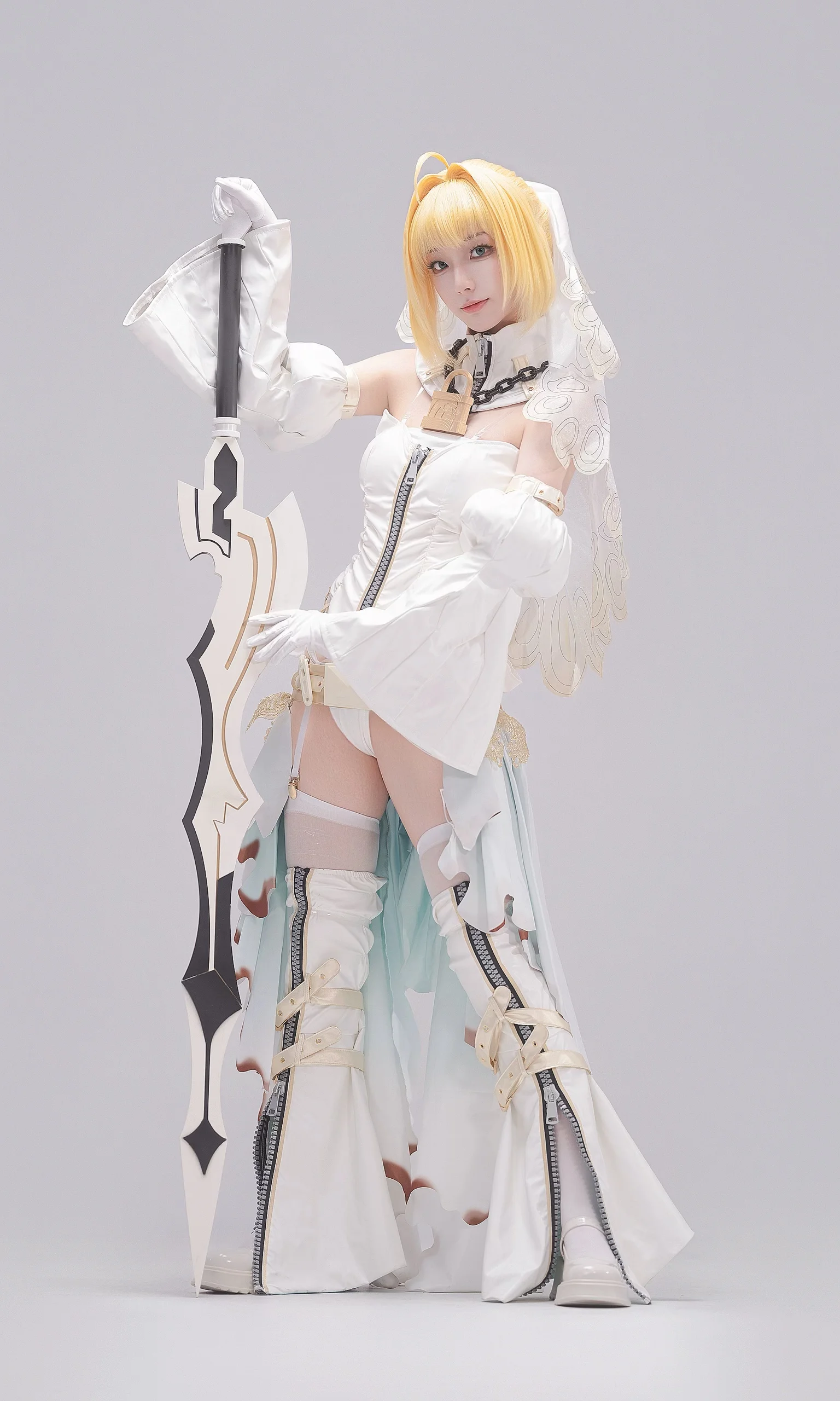 【尼禄cos】FGO里的白铠少女，来一点小小的二次元震撼 - 第 6 张