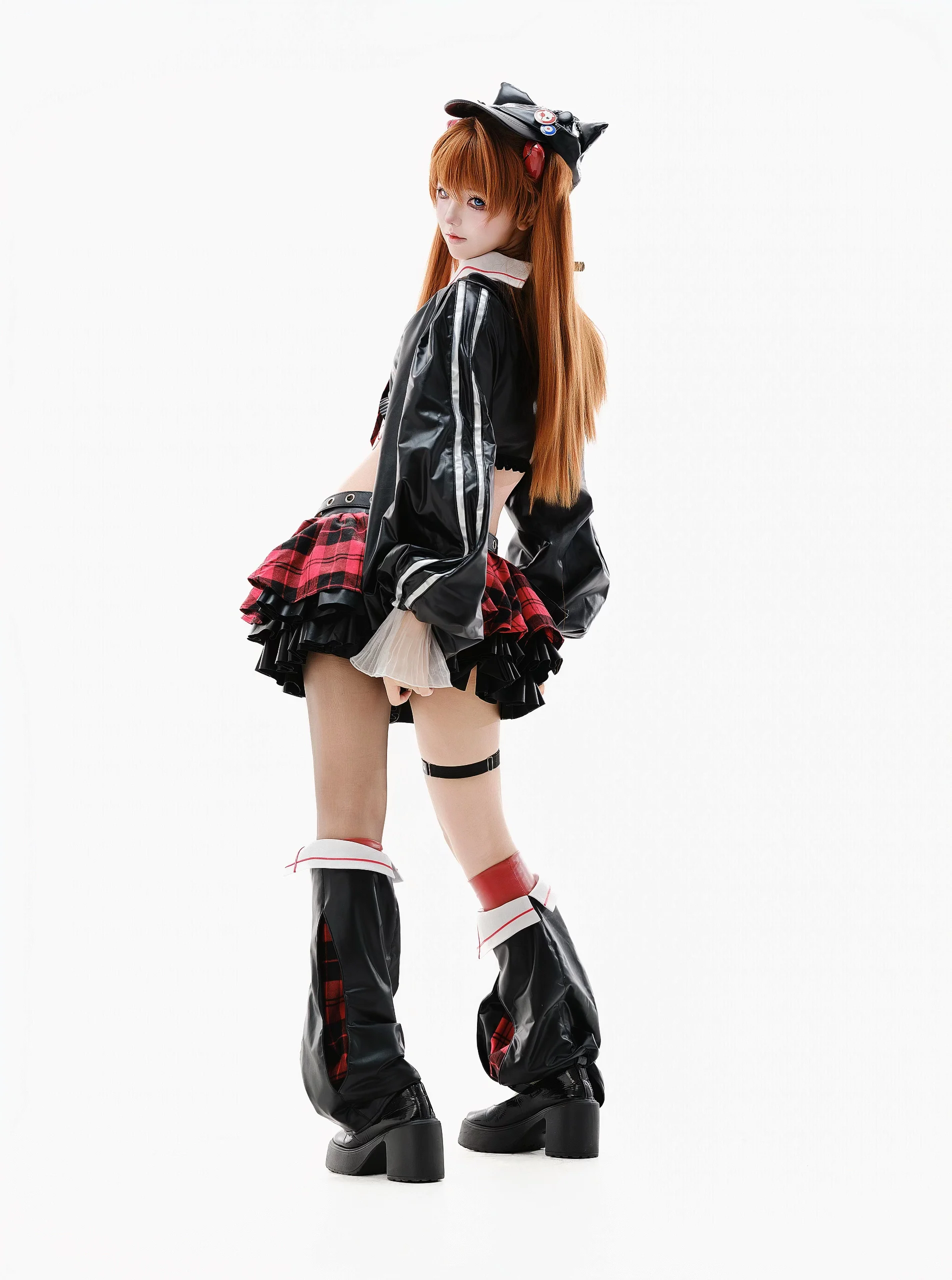【アスカコスプレ】新世紀エヴァンゲリオン、白ホリ撮影のハイキーライティングがもたらす自信の張力 - 2 枚目