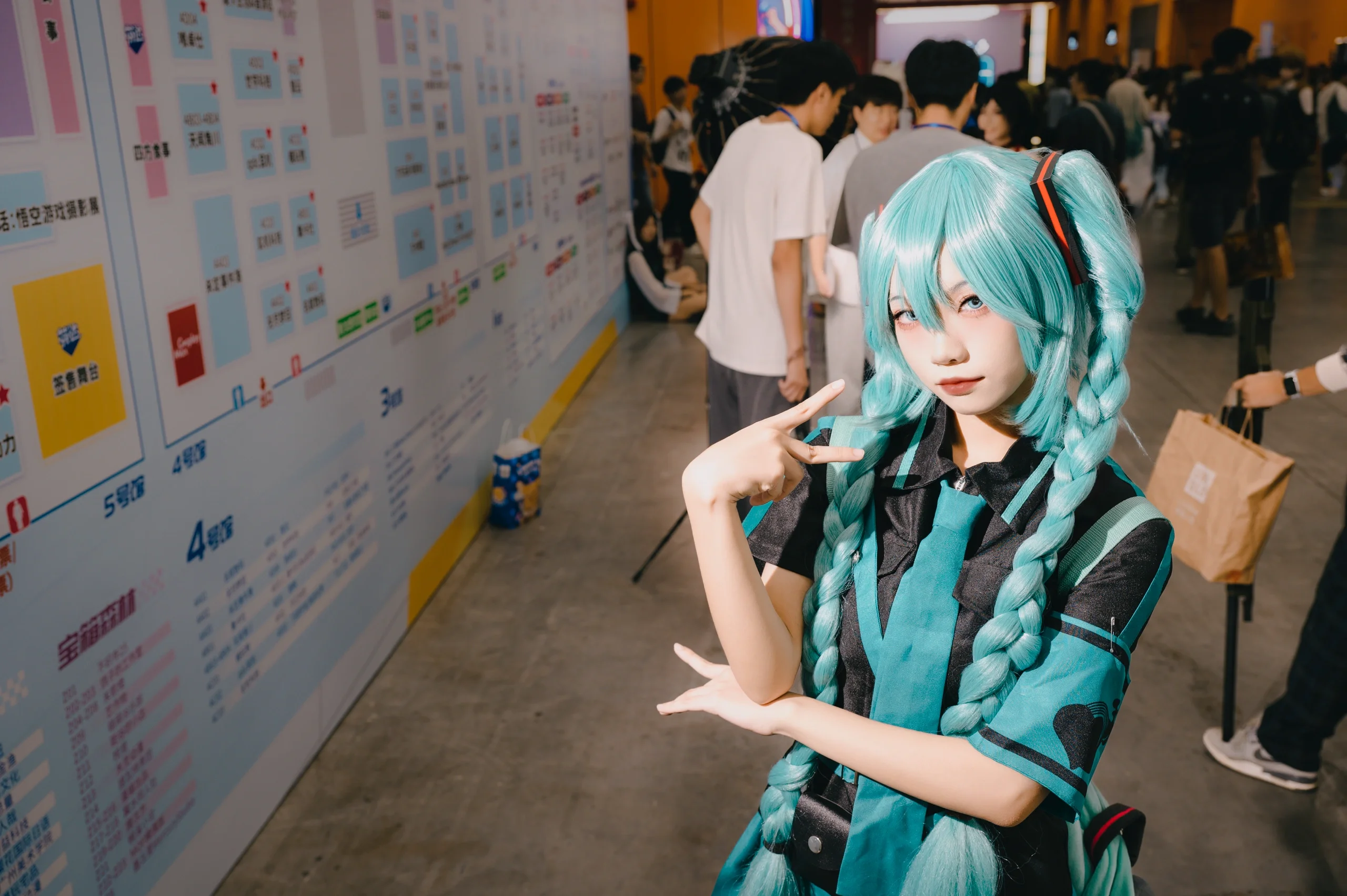 2024 CICF Day2 场照分享：青绿双麻花辫的漫展碎碎念 - 第 5 张