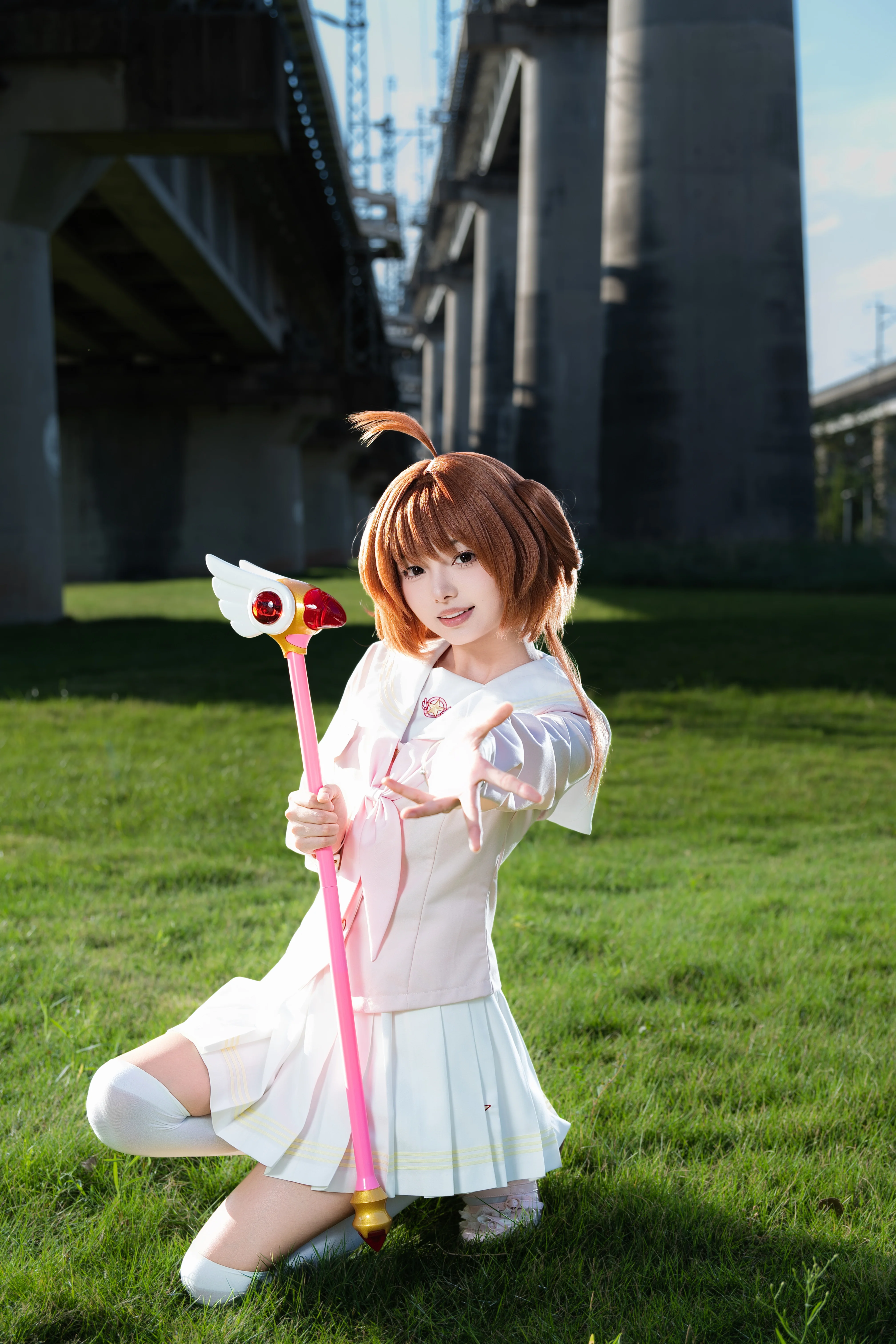 【小櫻cos】在鐵路公園的陽光下，重現初代萌王的魔法日常 - 第 2 張