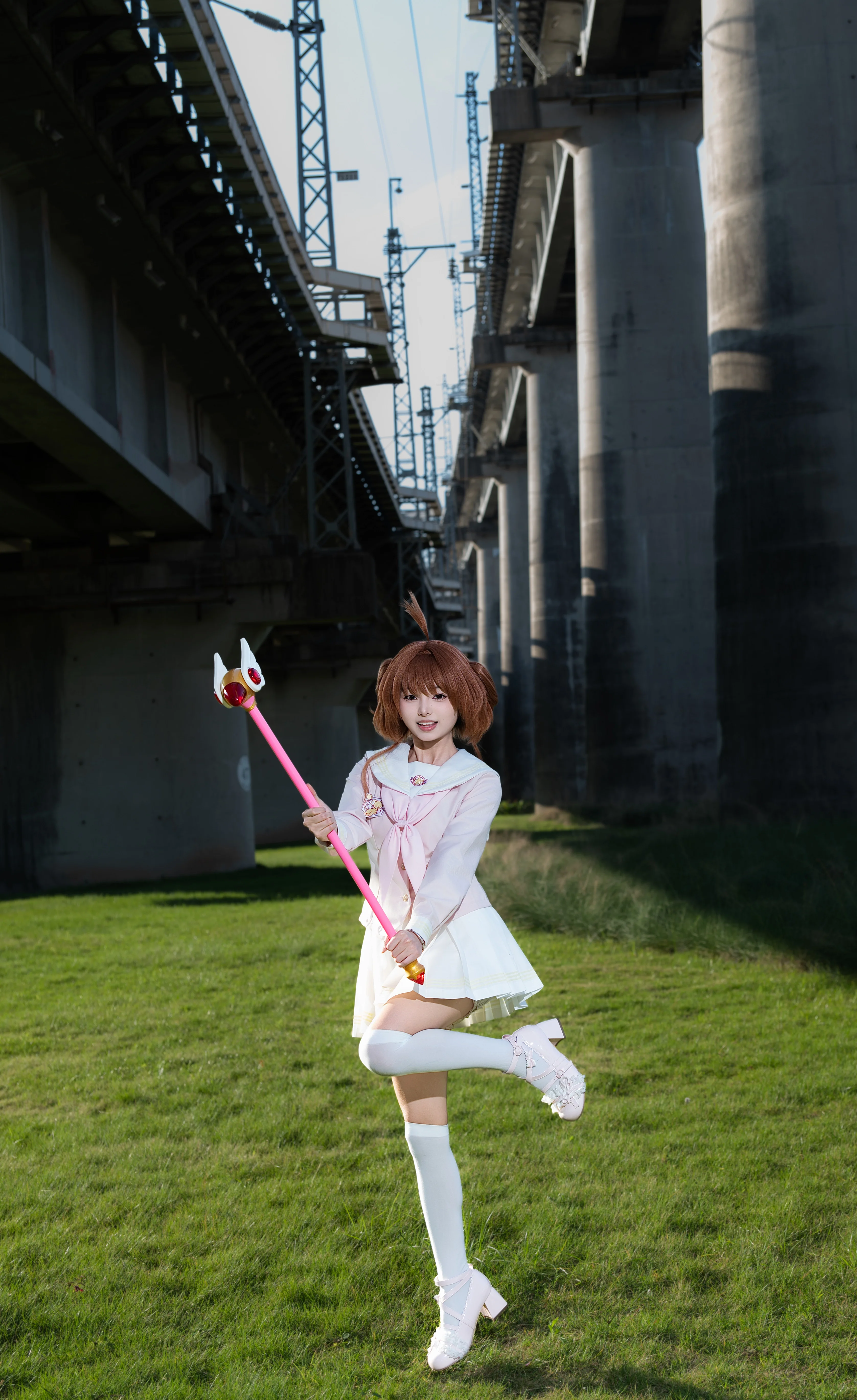 【小櫻cos】在鐵路公園的陽光下，重現初代萌王的魔法日常 - 第 3 張