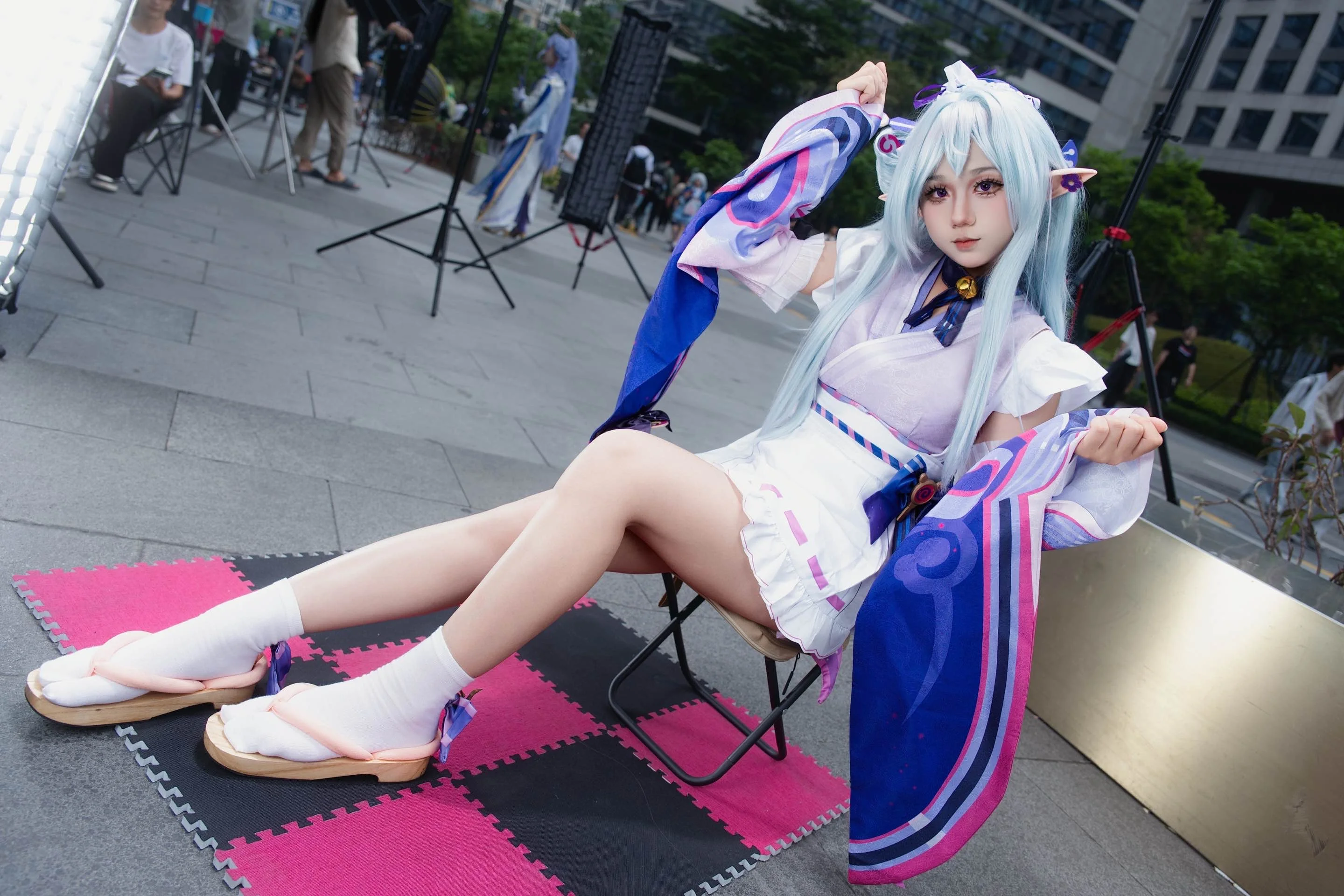 【梦见月瑞希cos】原神里的灵动诊疗师，户外抓拍纪实 - 第 1 张