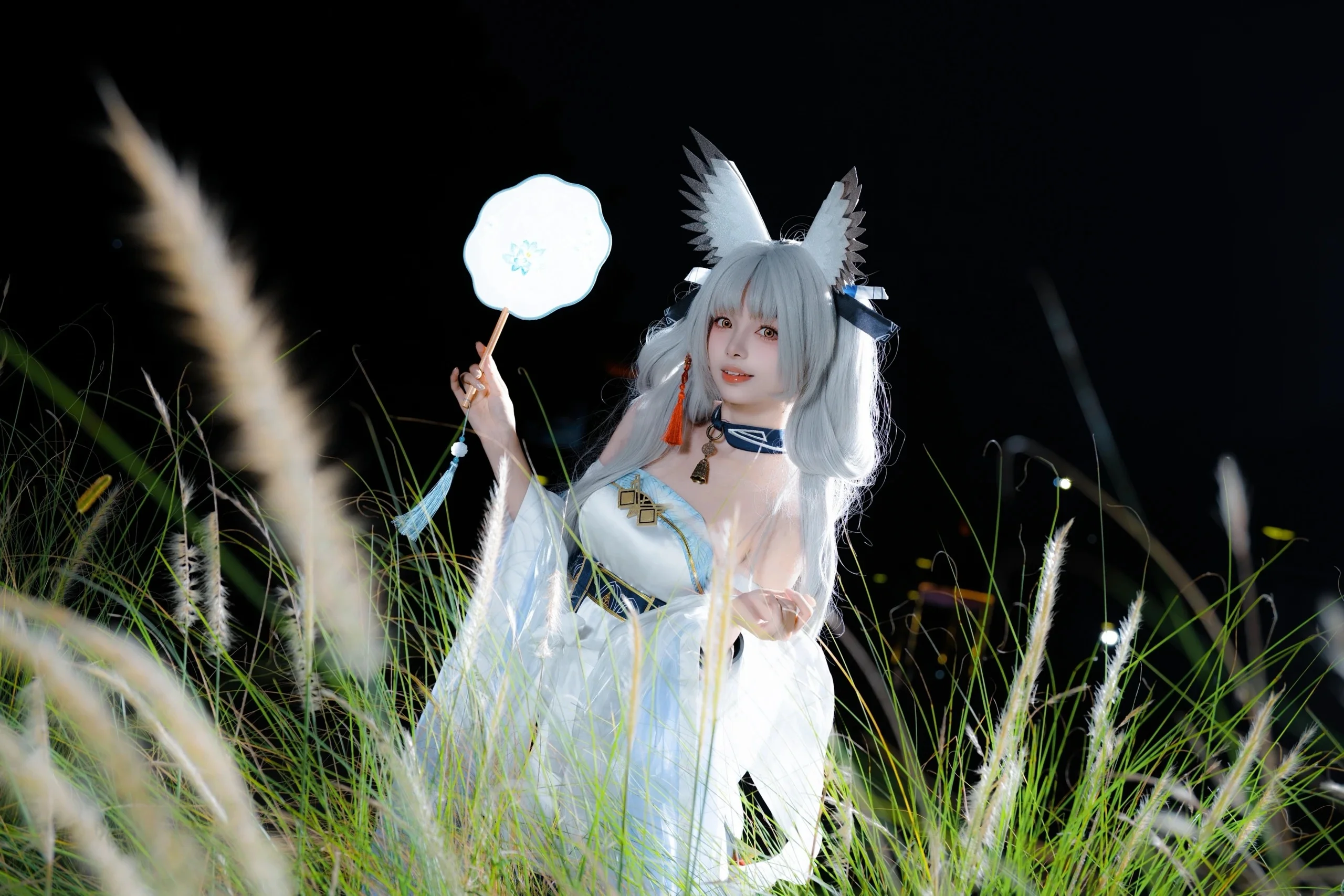 [Ptilopsis Cosplay] Arknights "Touching the Clouds": Grassland & Red Moon Night Outdoor Shoot - Image 4