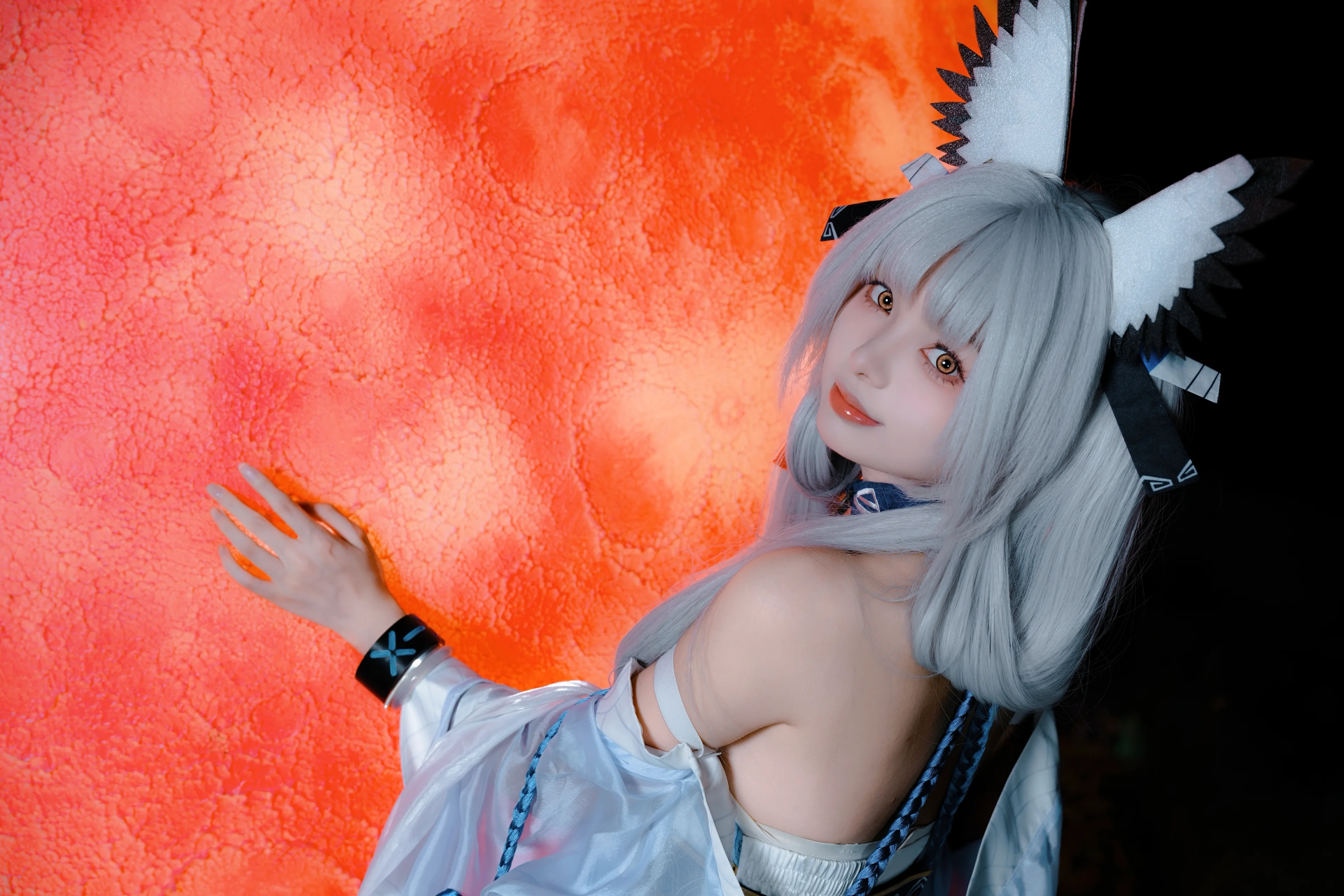 [Ptilopsis Cosplay] Arknights "Touching the Clouds": Grassland & Red Moon Night Outdoor Shoot - Image 5