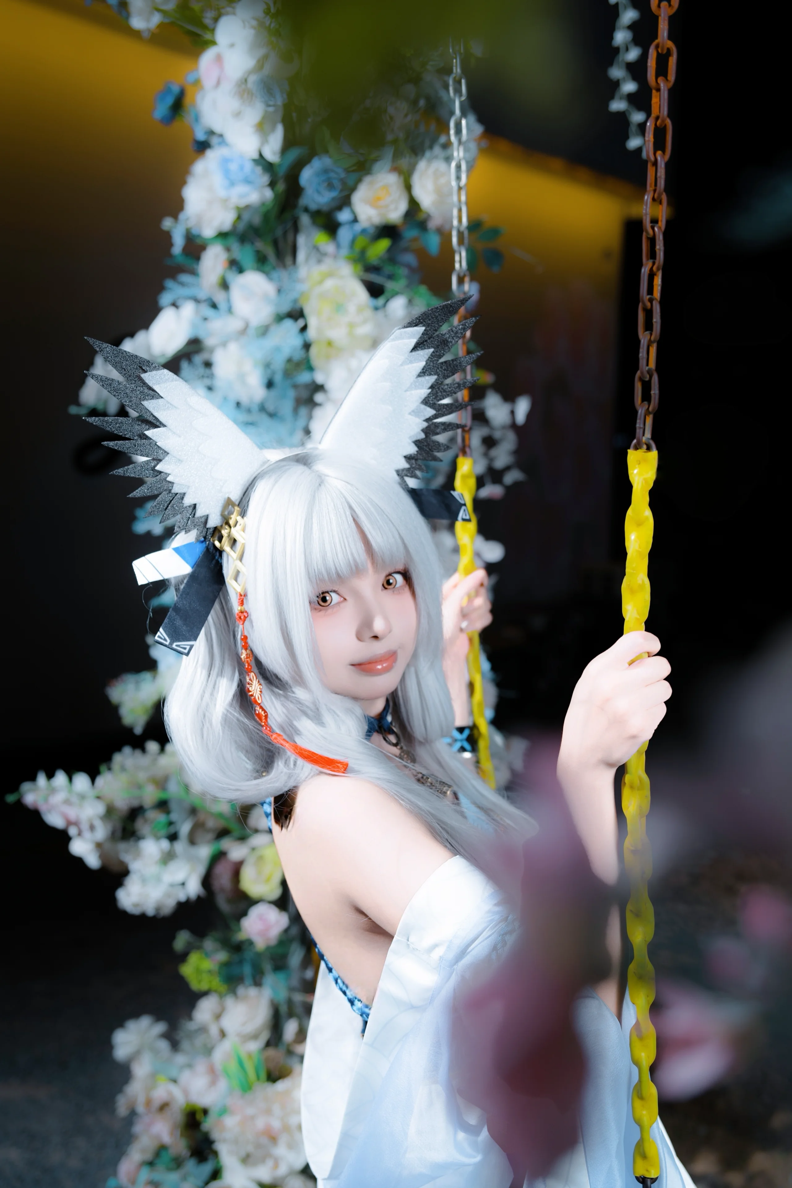 [Ptilopsis Cosplay] Arknights "Touching the Clouds": Grassland & Red Moon Night Outdoor Shoot - Image 9