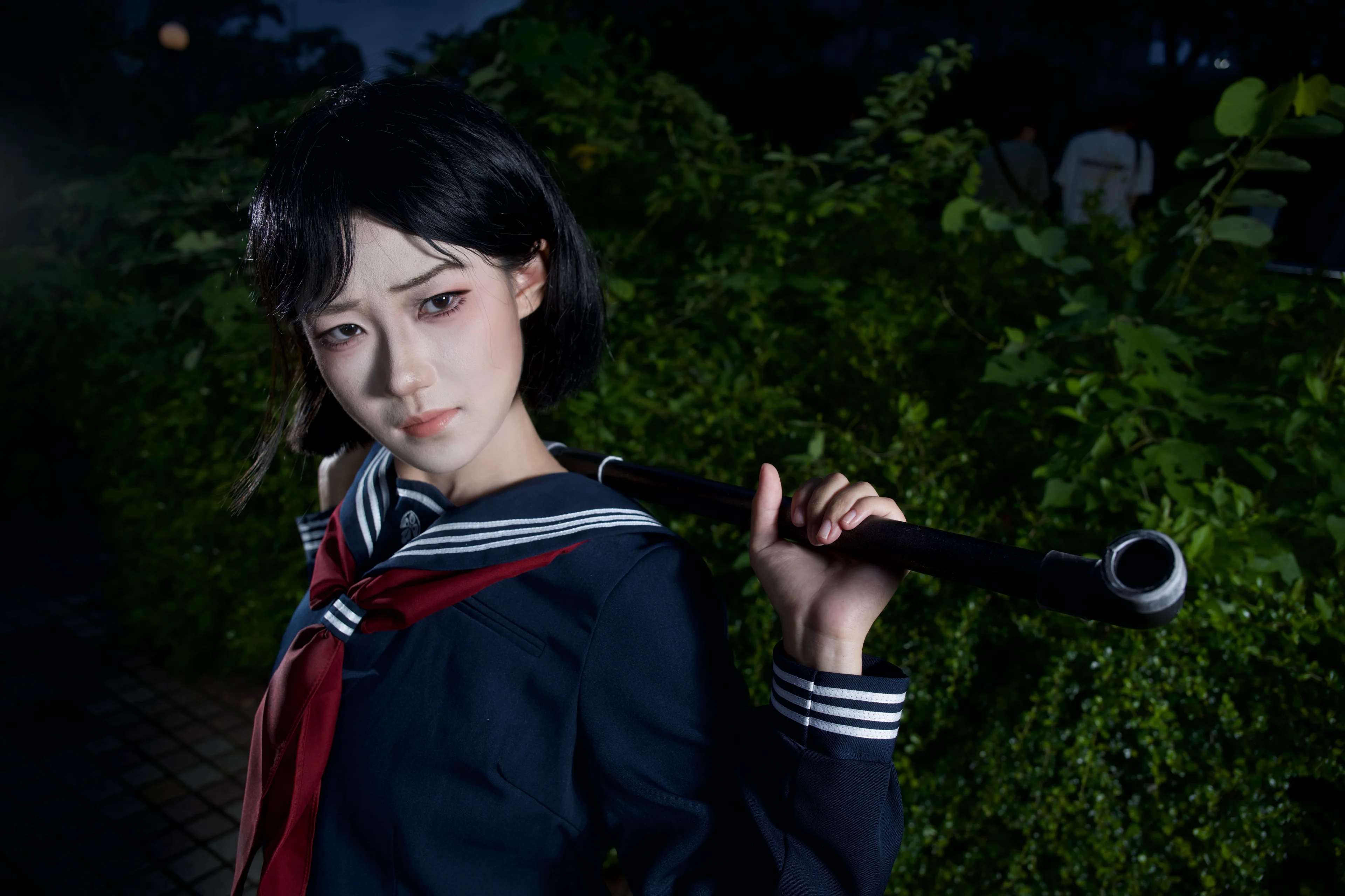 【深水雏子cos】广州萤火虫夜拍，手持管道武器释放角色张力 - 第 2 张