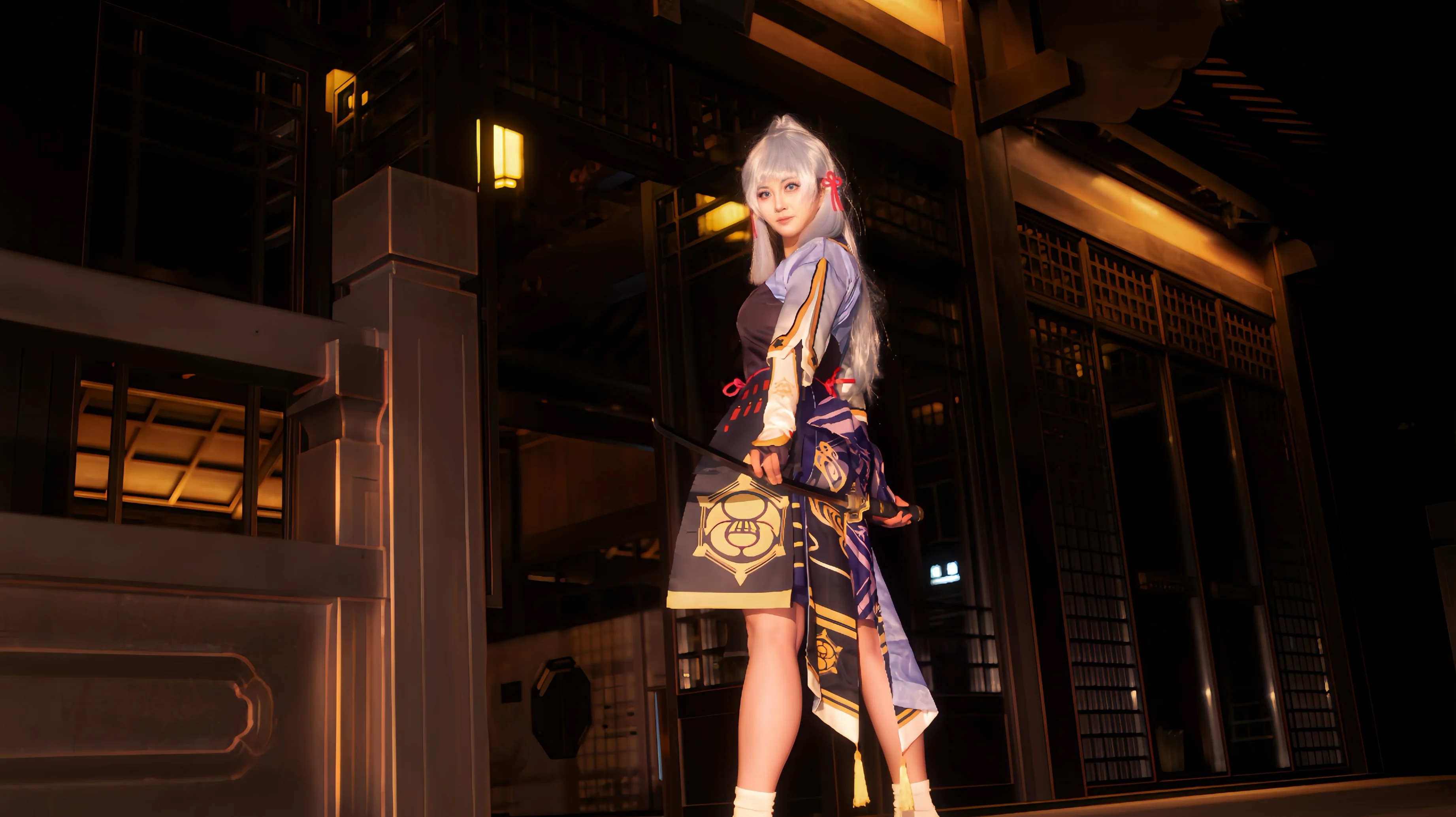 【神里绫华cos】夜色中的白鹭，太刀出鞘的身姿