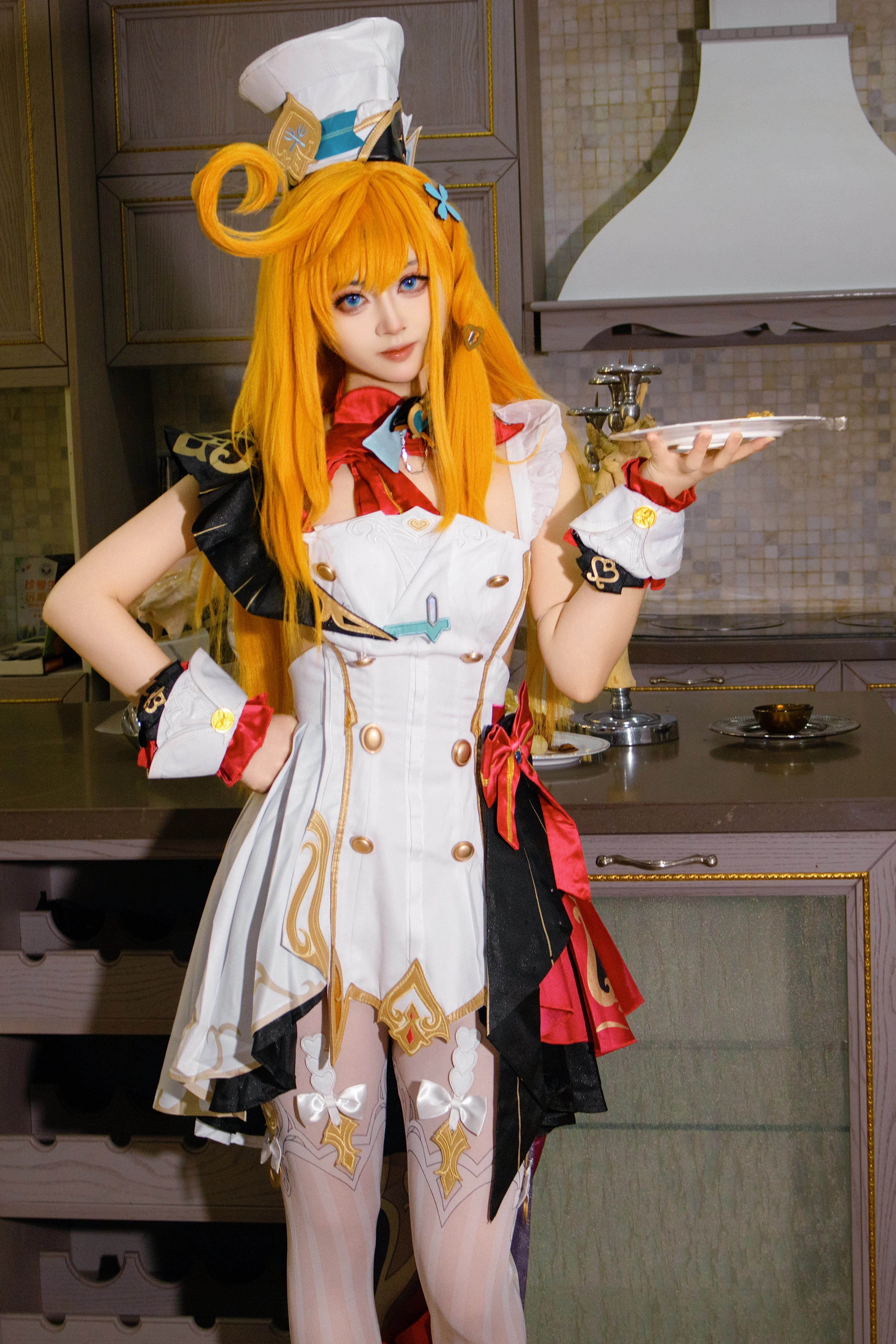 【エスコフィエ コスプレ】フォンテーヌの天才女性シェフ、キッチンの営業記録