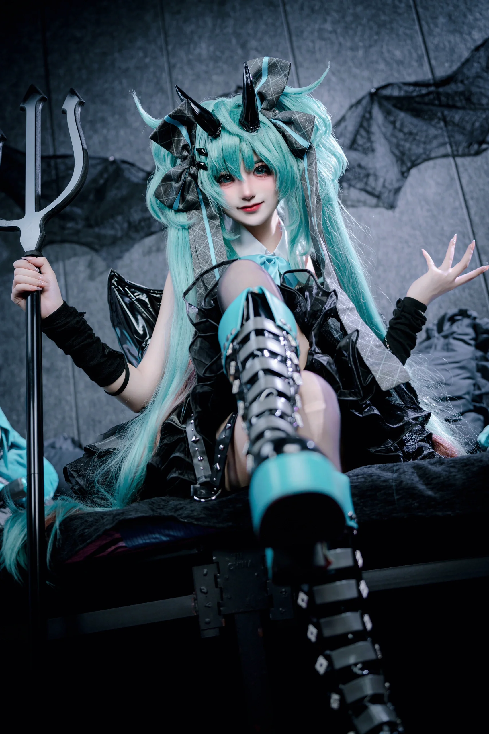 【初音未来cos】暗黑小魔女的硬核自拍记录