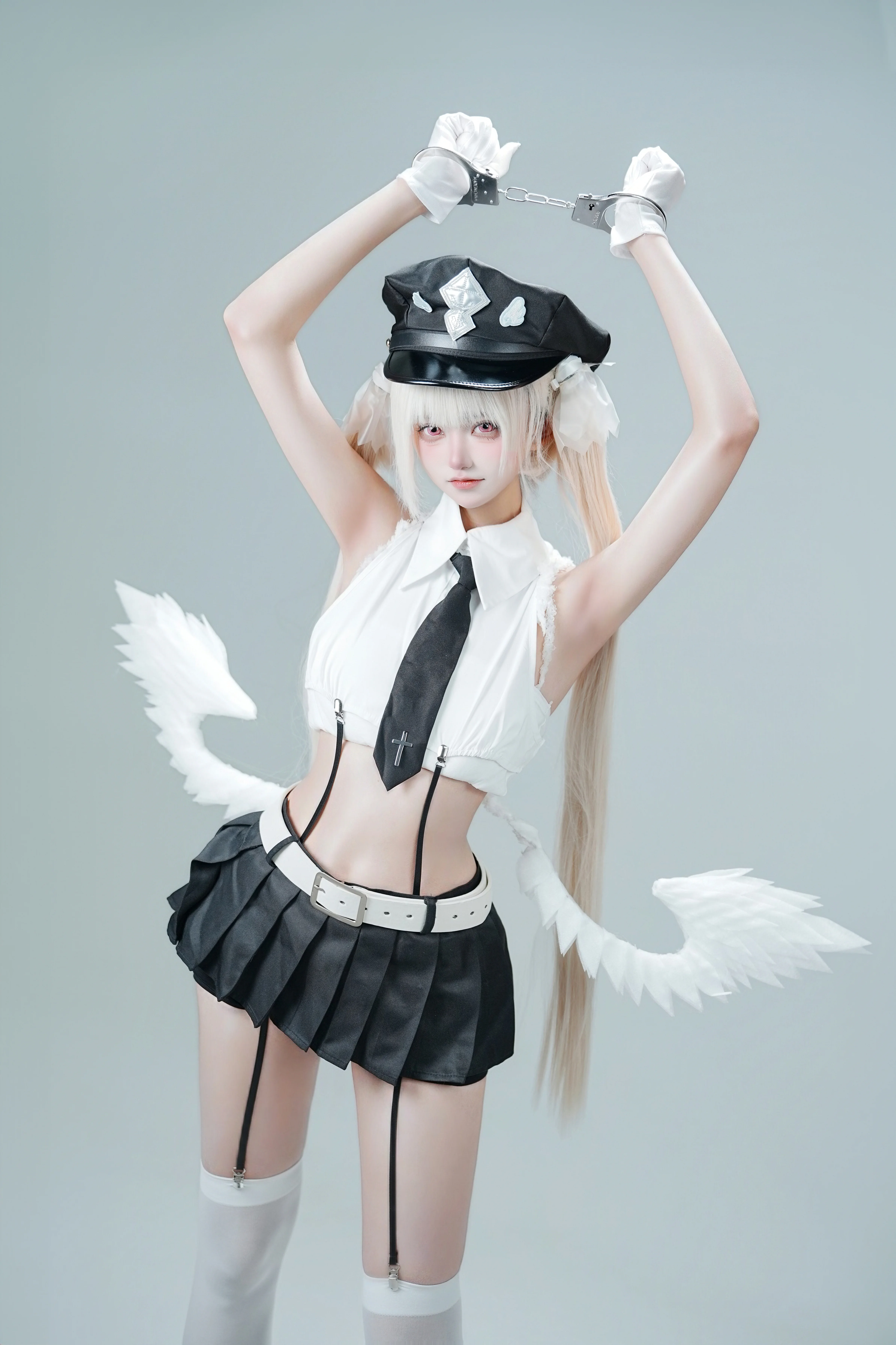 【CARNEADEScos】rurudo笔下的天使女警，黑白调性的纯粹演绎 - 第 1 张