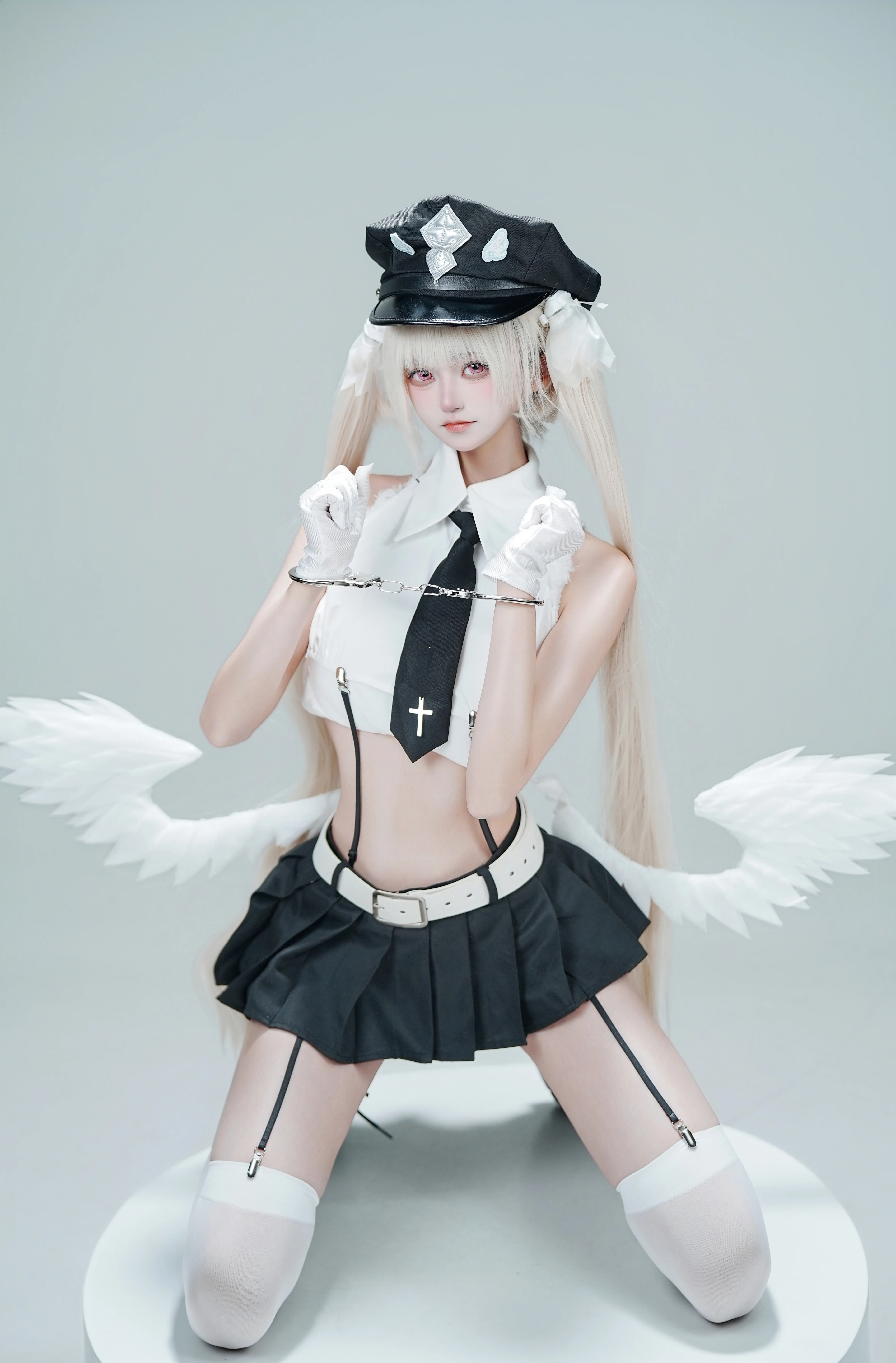 【CARNEADEScos】rurudo笔下的天使女警，黑白调性的纯粹演绎