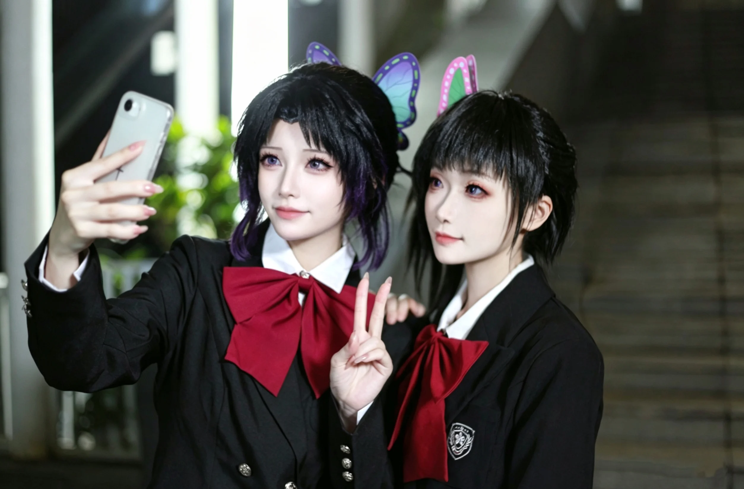 【蝴蝶忍香奈乎cos】暗红领结下的学院风私设夜景正片 - 第 1 张
