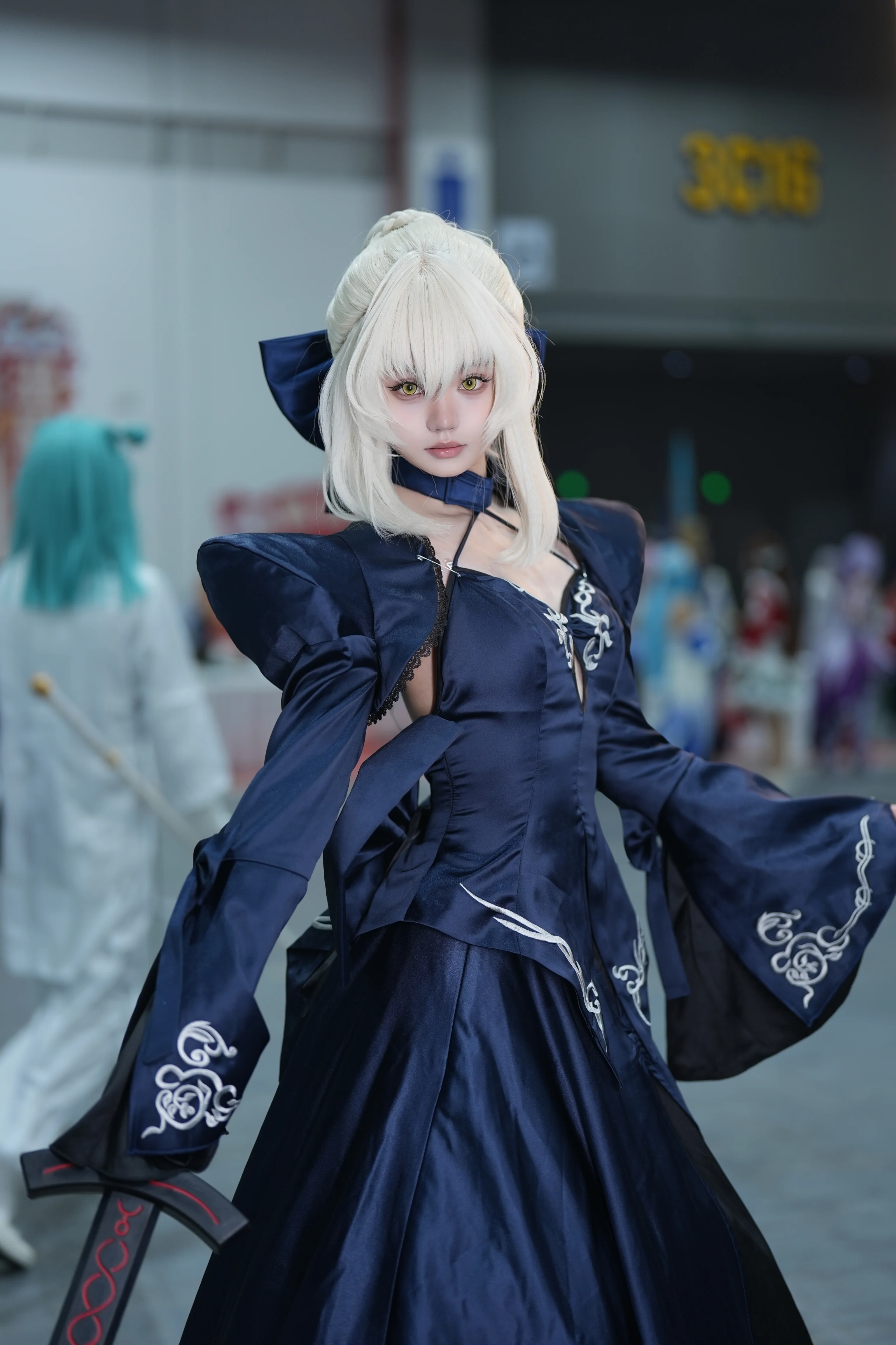 【黑呆cos】杭州梦乡D1返图，藏蓝礼服与银白假发 - 第 3 张