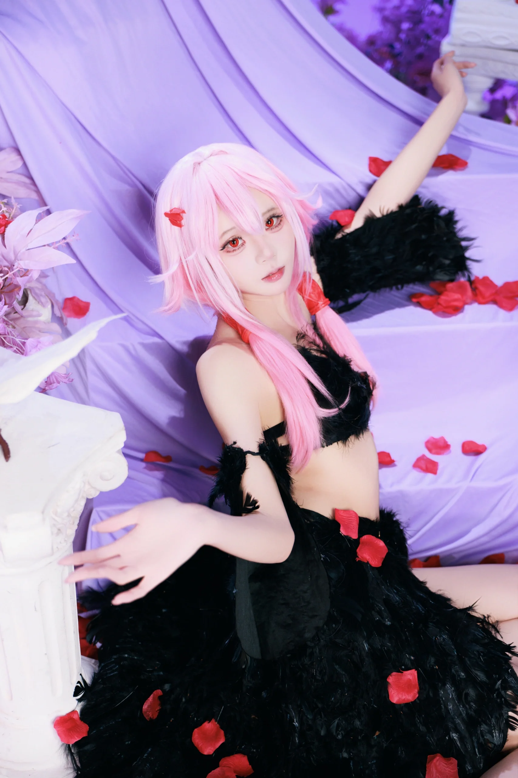 【楪いのり コスプレ】ギルティクラウン黒羽、紫の花海で静寂なる赤い瞳の瞬間を捉えて - 3 枚目