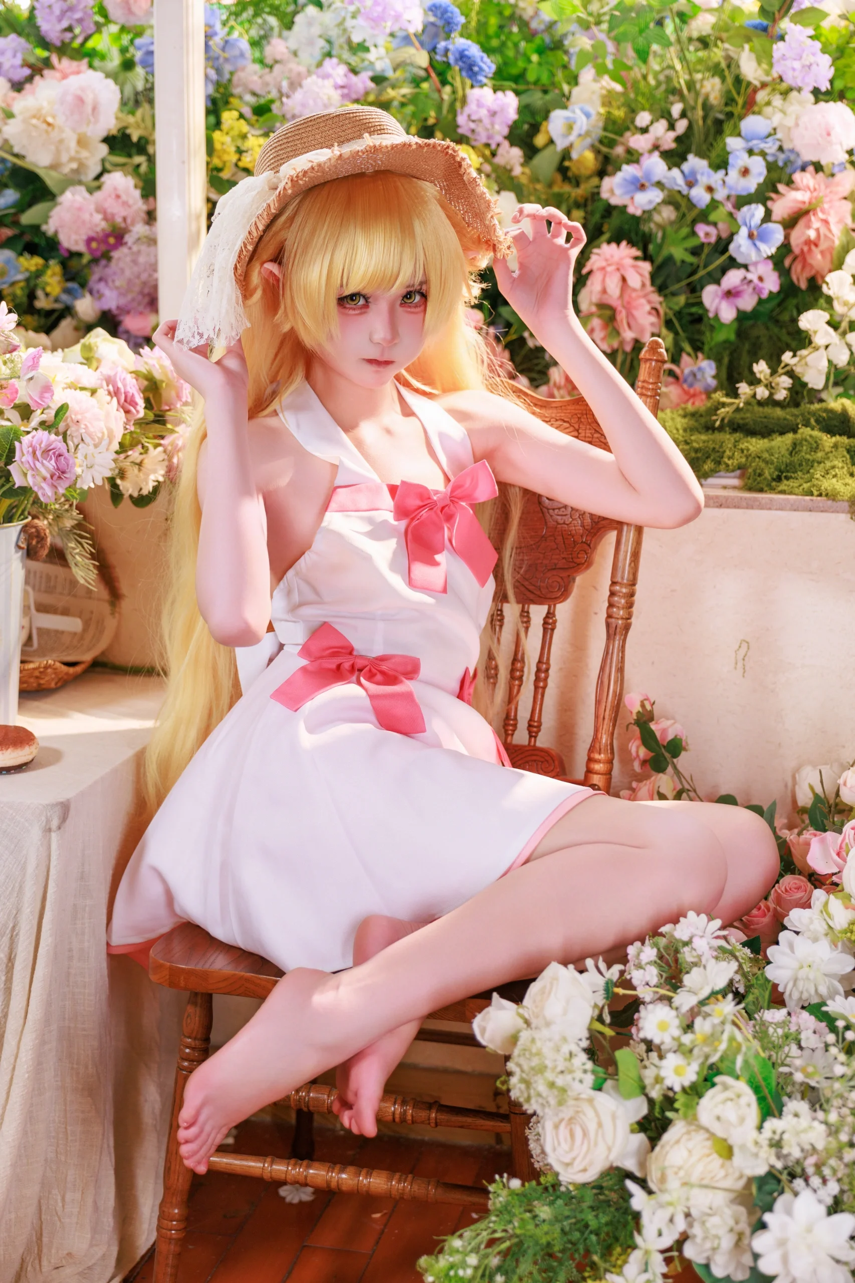 【忍野忍cos】甜甜圈与夏花，还原物语系列慵懒感 - 第 1 张