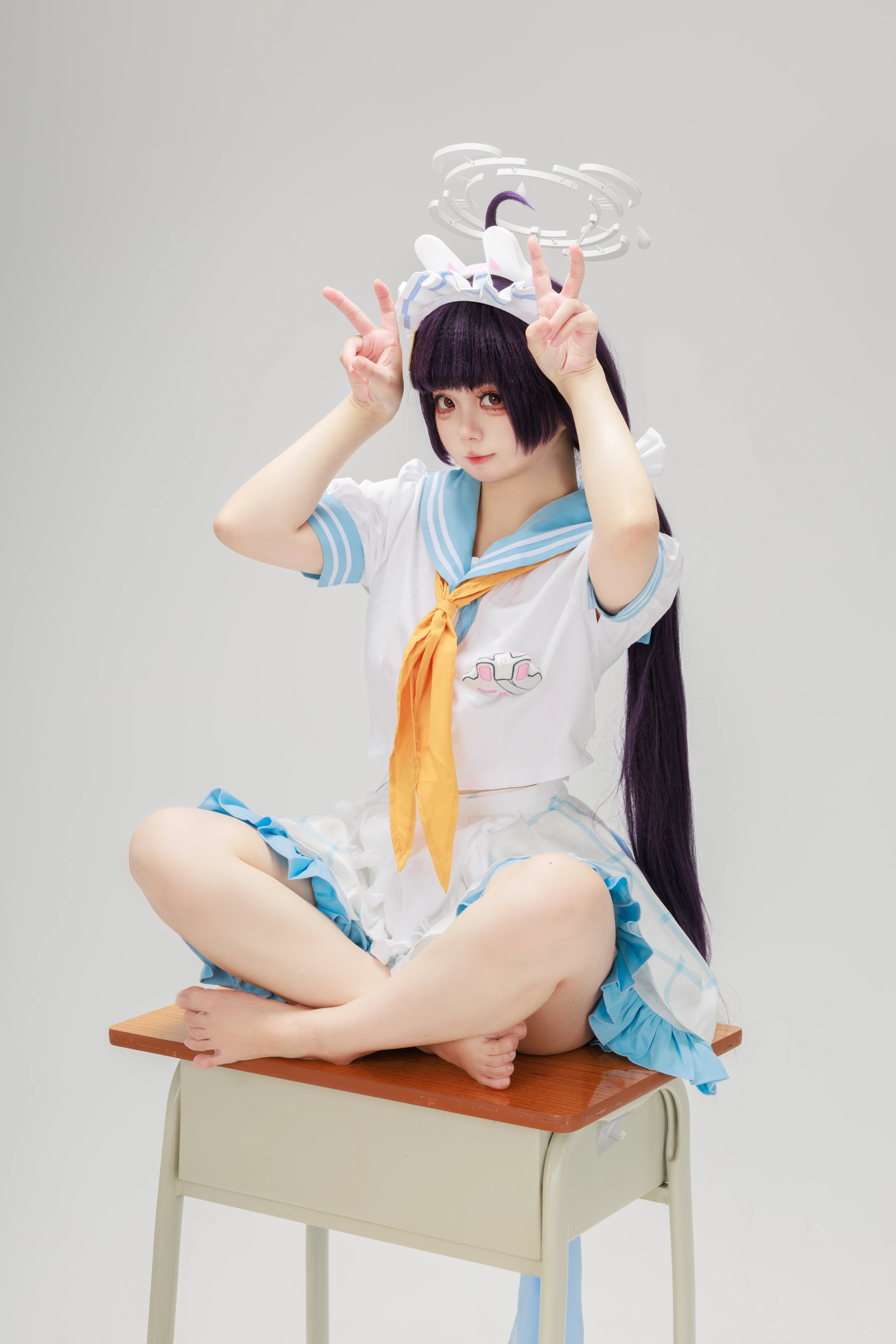 【霞泽美游cos】蔚蓝档案中的兔耳光环水手服 - 第 1 张