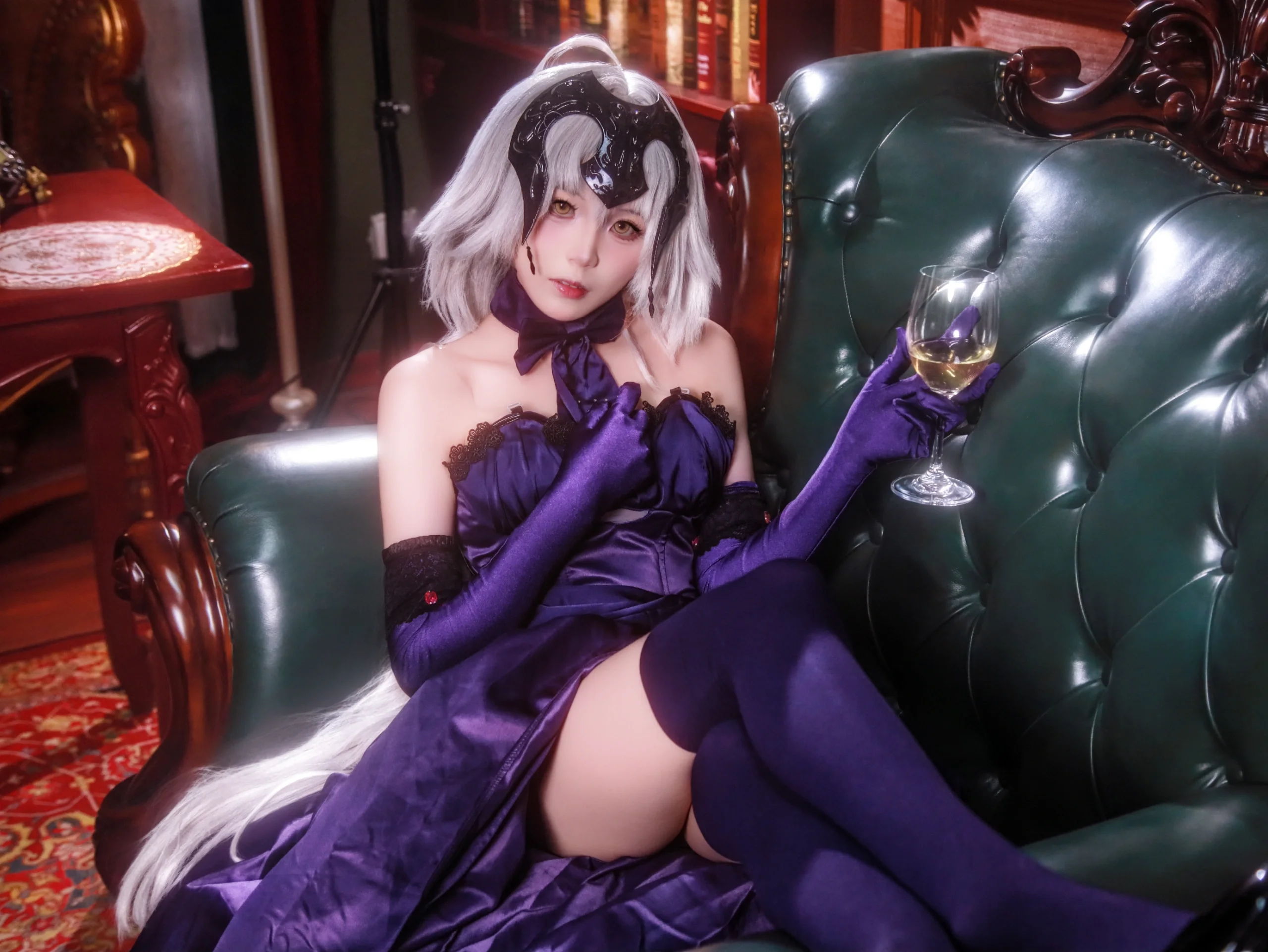 【黑贞德cos】Fate/Grand Order 醉贞正片，在酒吧里微醺的氛围感 - 第 9 张