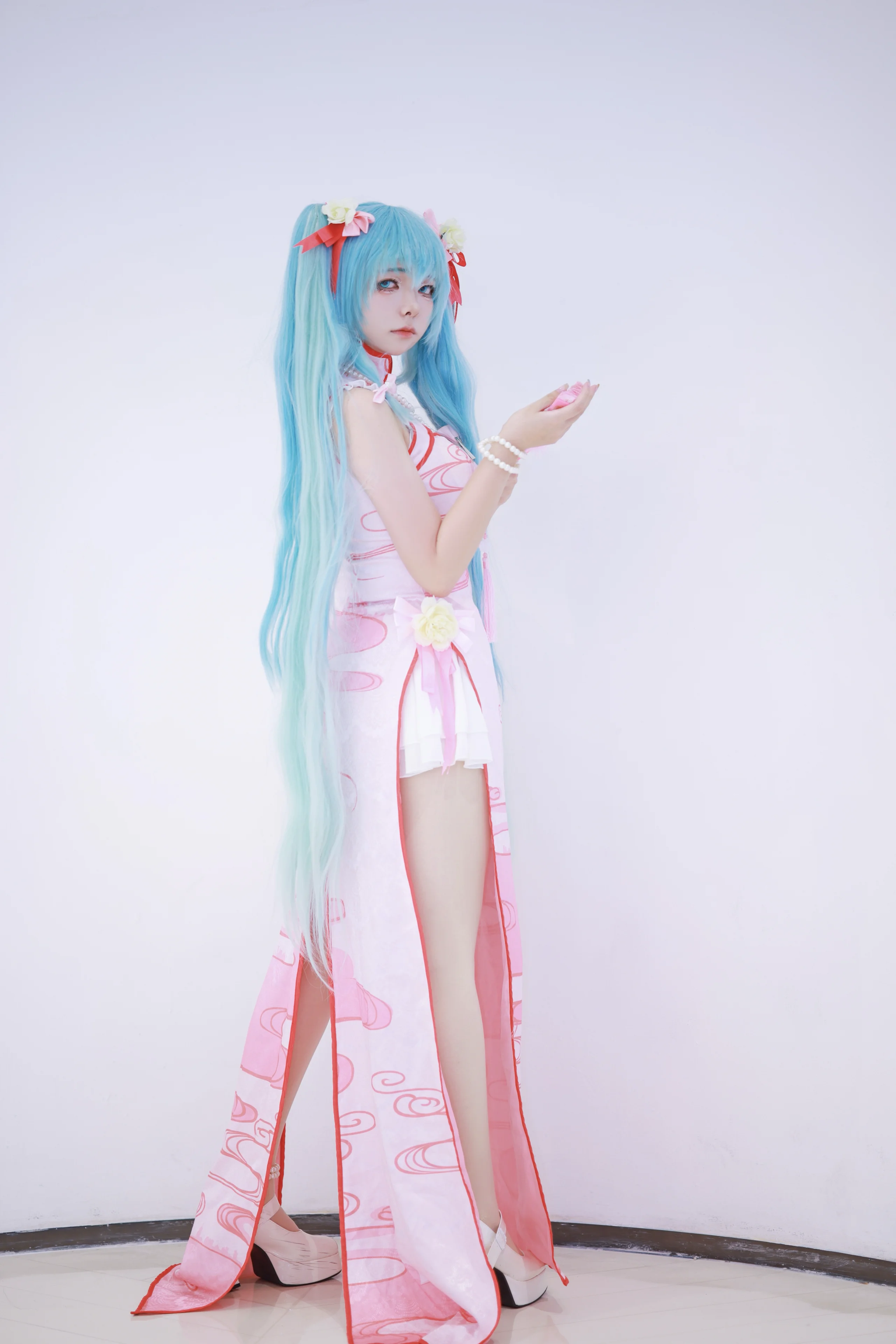 【初音未来cos】粉白中国风旗袍的棚拍分享 - 第 5 张