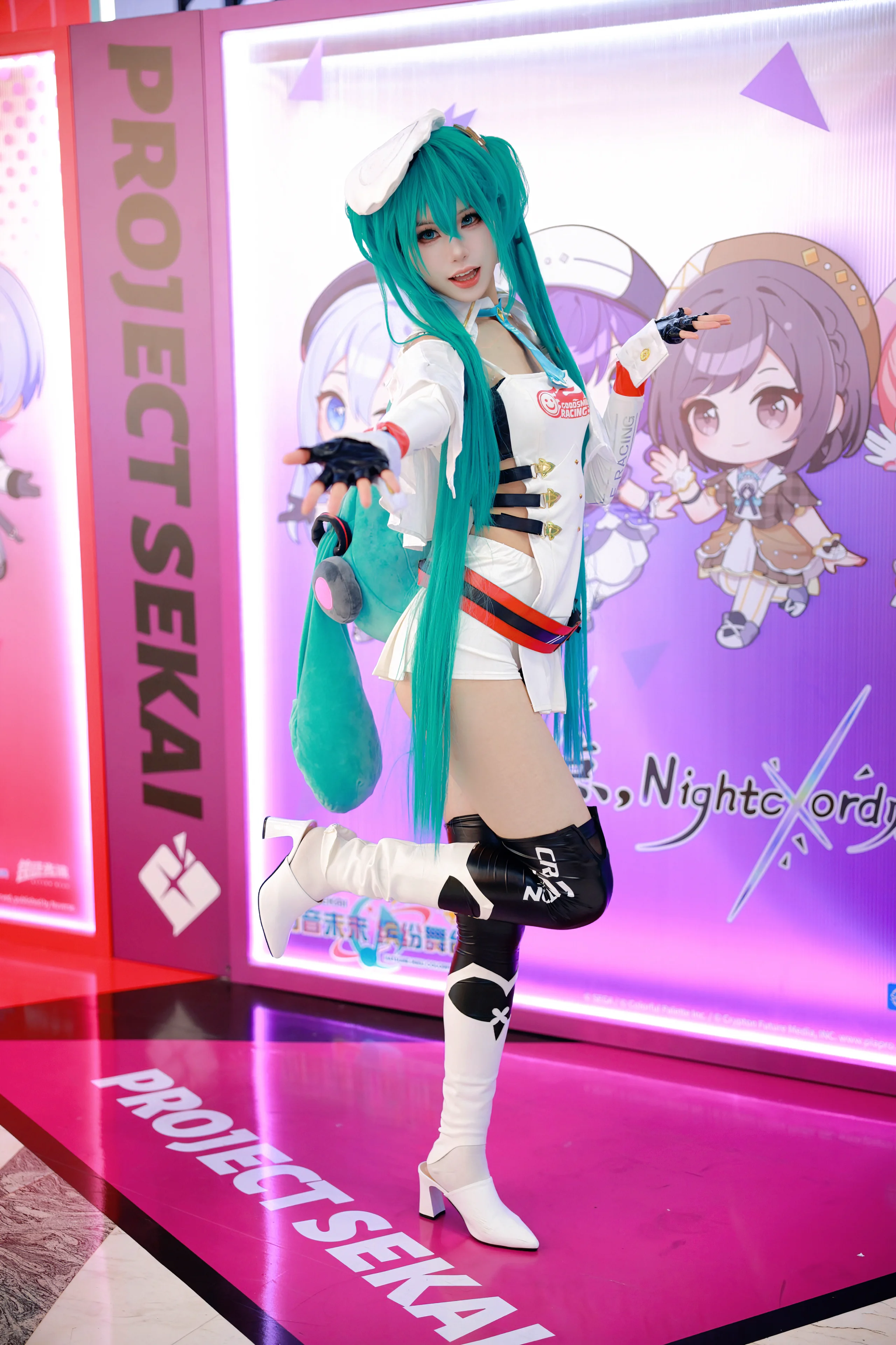 【初音未来cos】初音未来缤纷舞台初始之音响彻未来，清爽舞台感体验