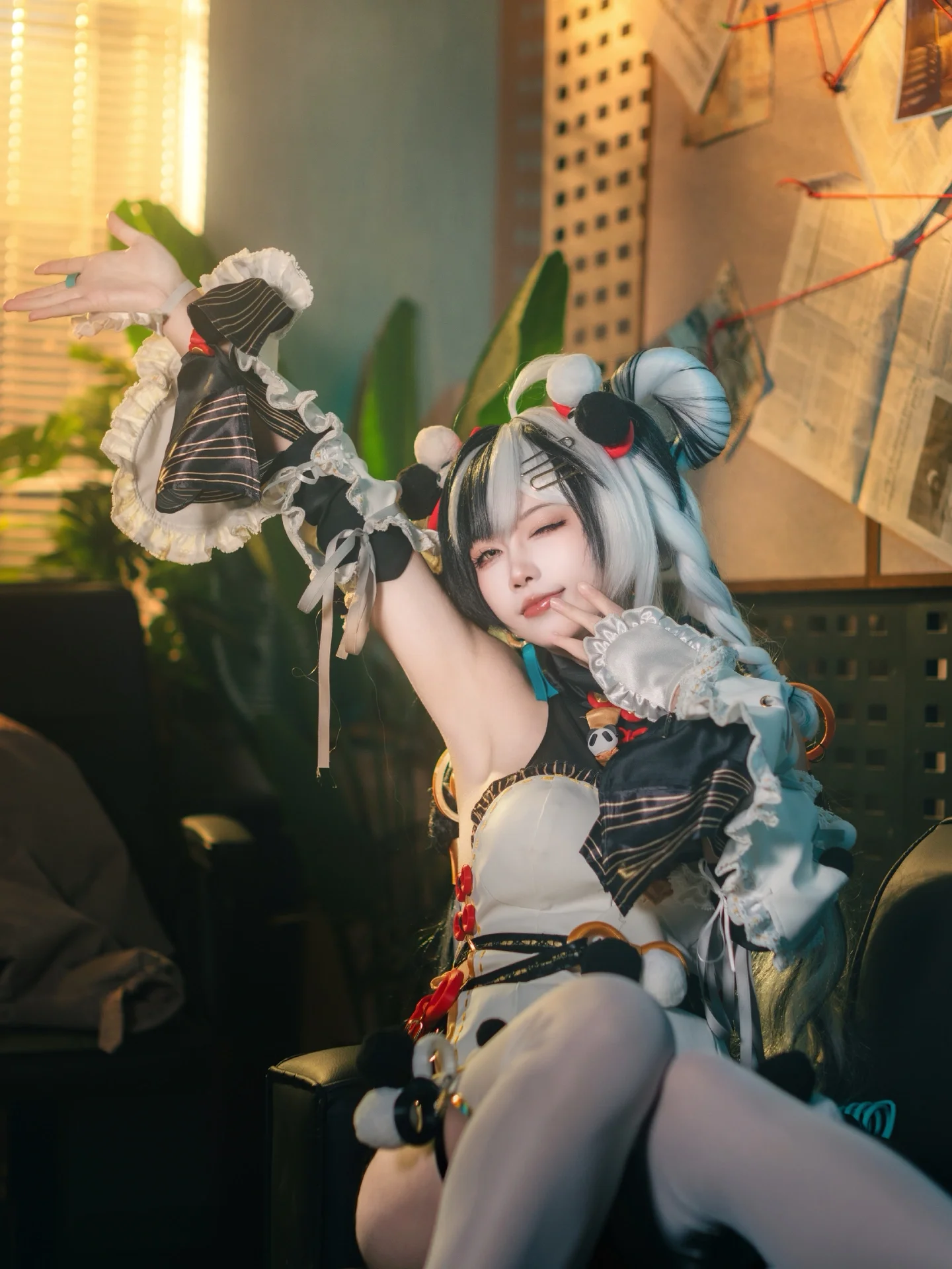 【琉音cos】绝区零特工，慵懒午后里的线索追踪 - 第 1 张