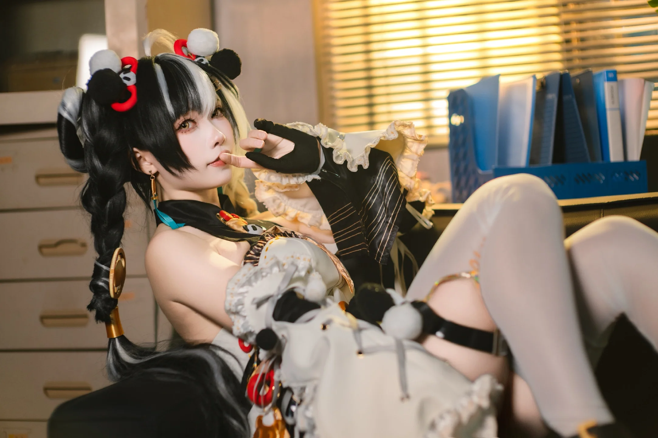 【ダイアリンコスプレ】ツートンウィッグと白タイツレッグリングの甘辛ミックススタイル - 2 枚目