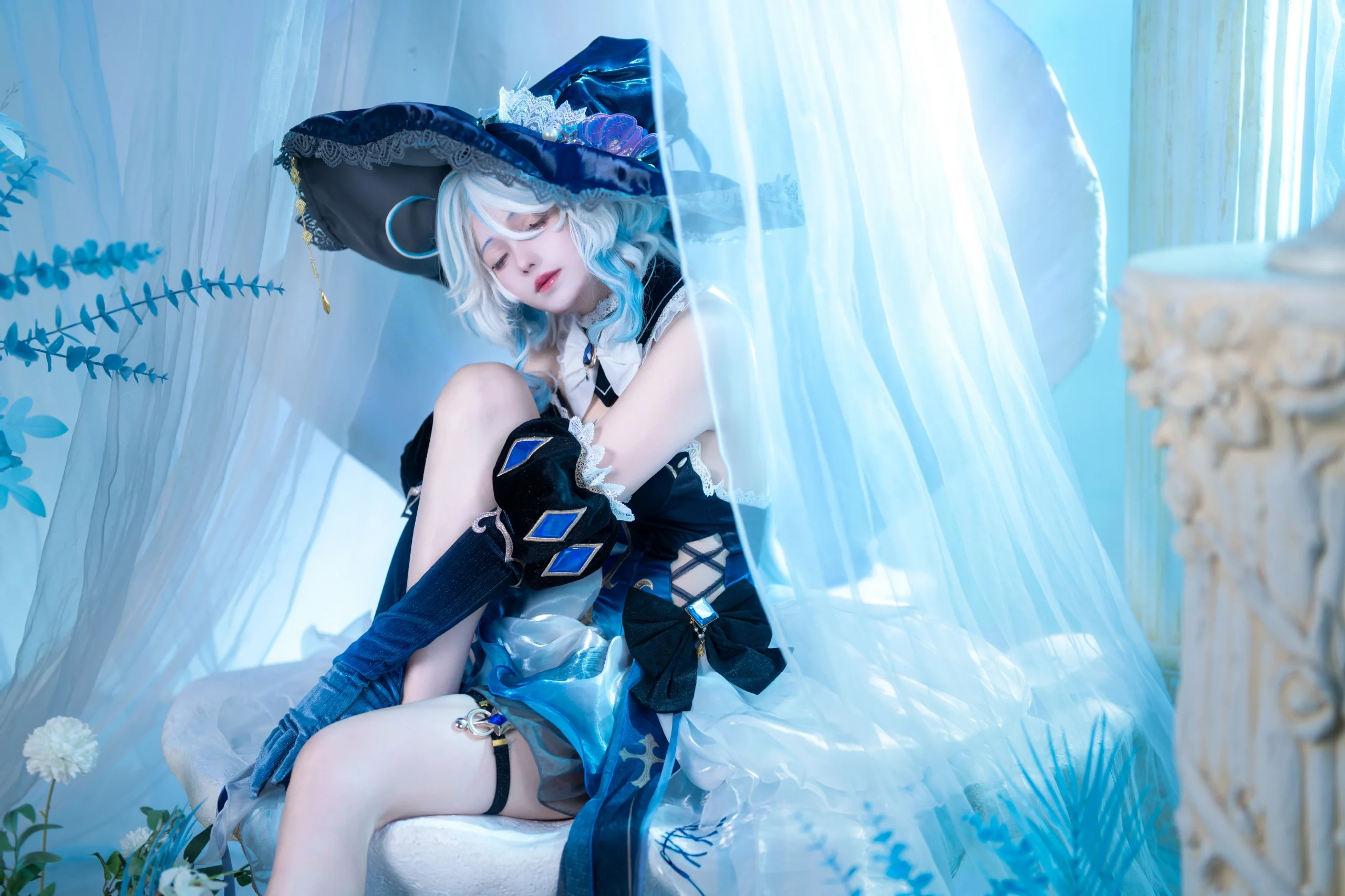 【芙宁娜cos】水色的静谧，指尖轻触的光影 - 第 2 张