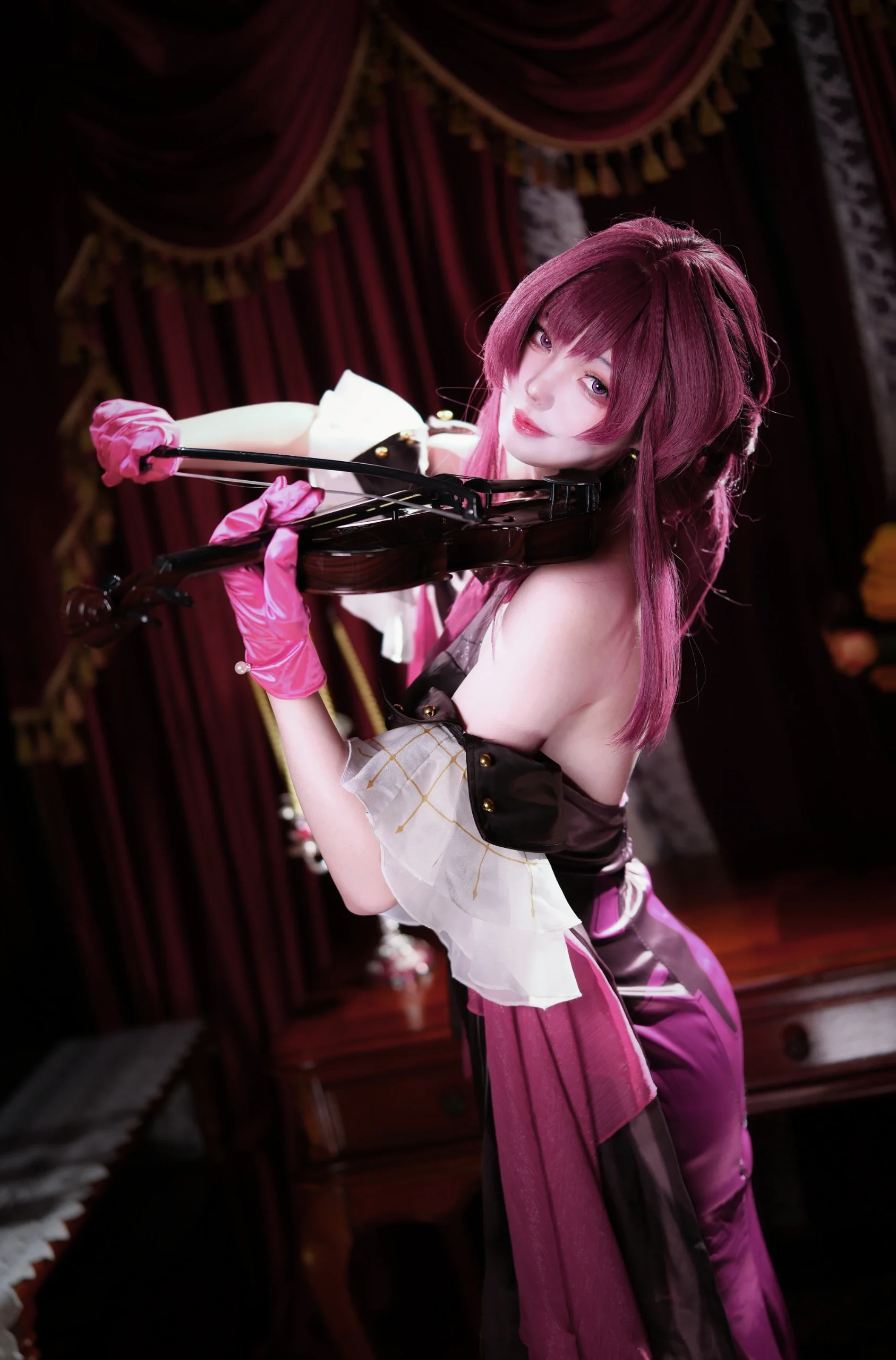 【卡芙卡cos】星穹铁道的旋律，执琴而奏 - 第 3 张
