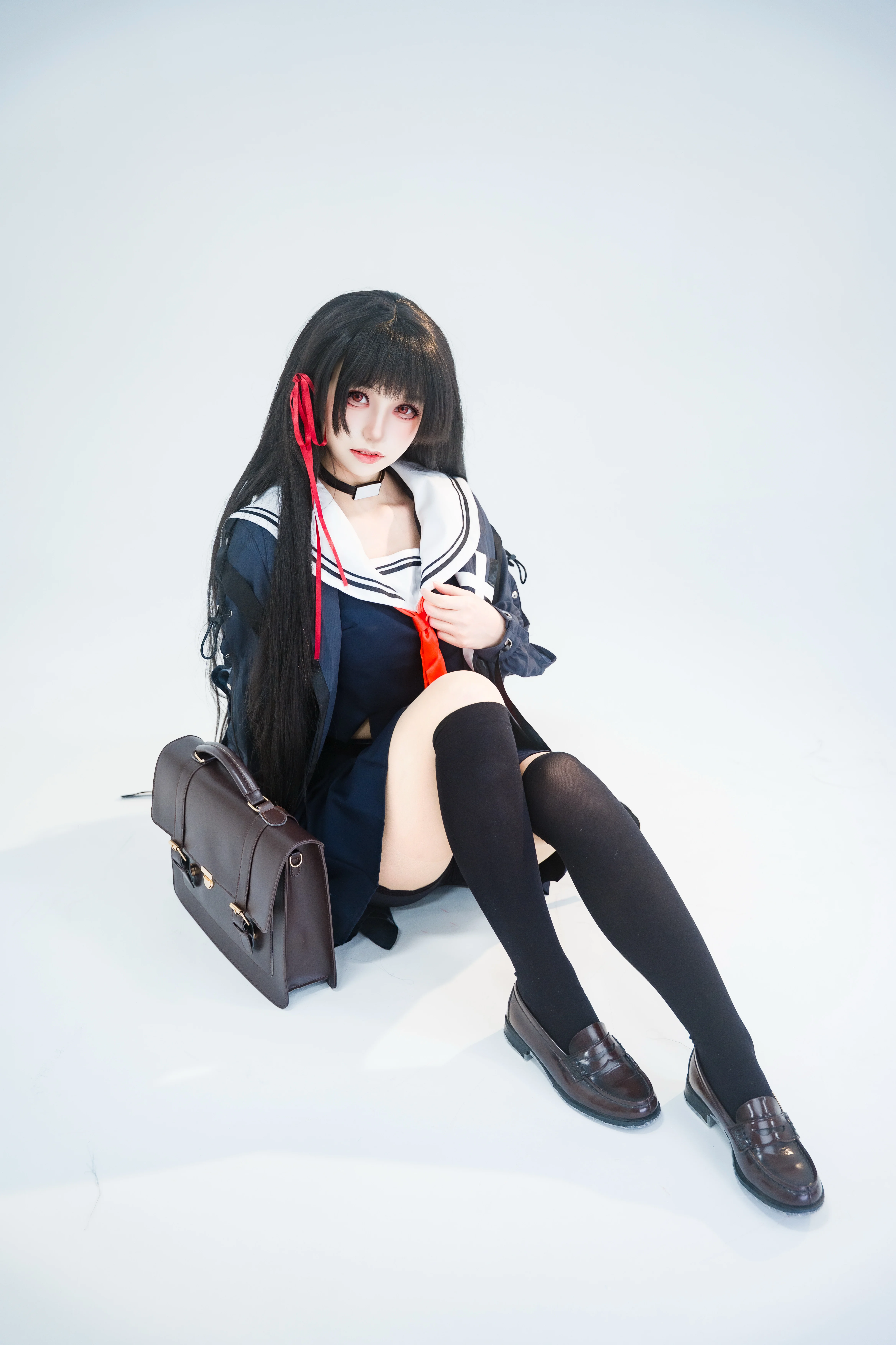 【千咲cos】白棚里定格鸣潮的冷艳与活力 - 第 13 张