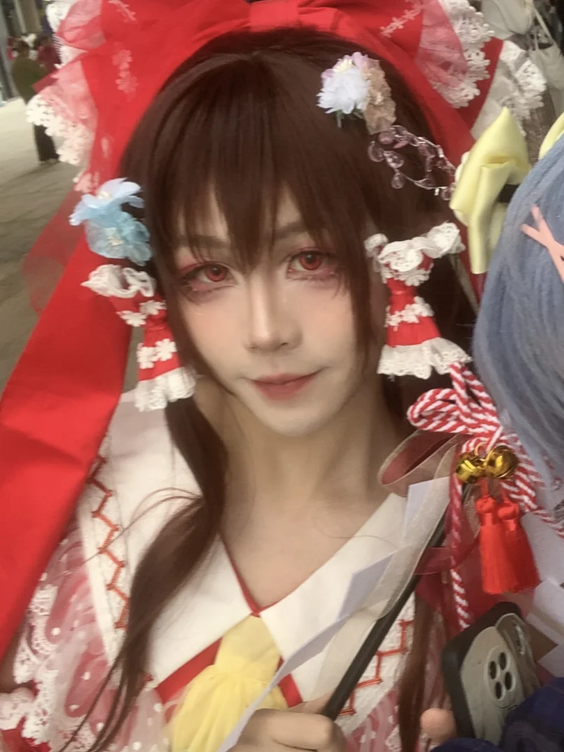 【博丽灵梦cos】CP31漫展第二天的红白巫女造型全记录 - 第 2 张