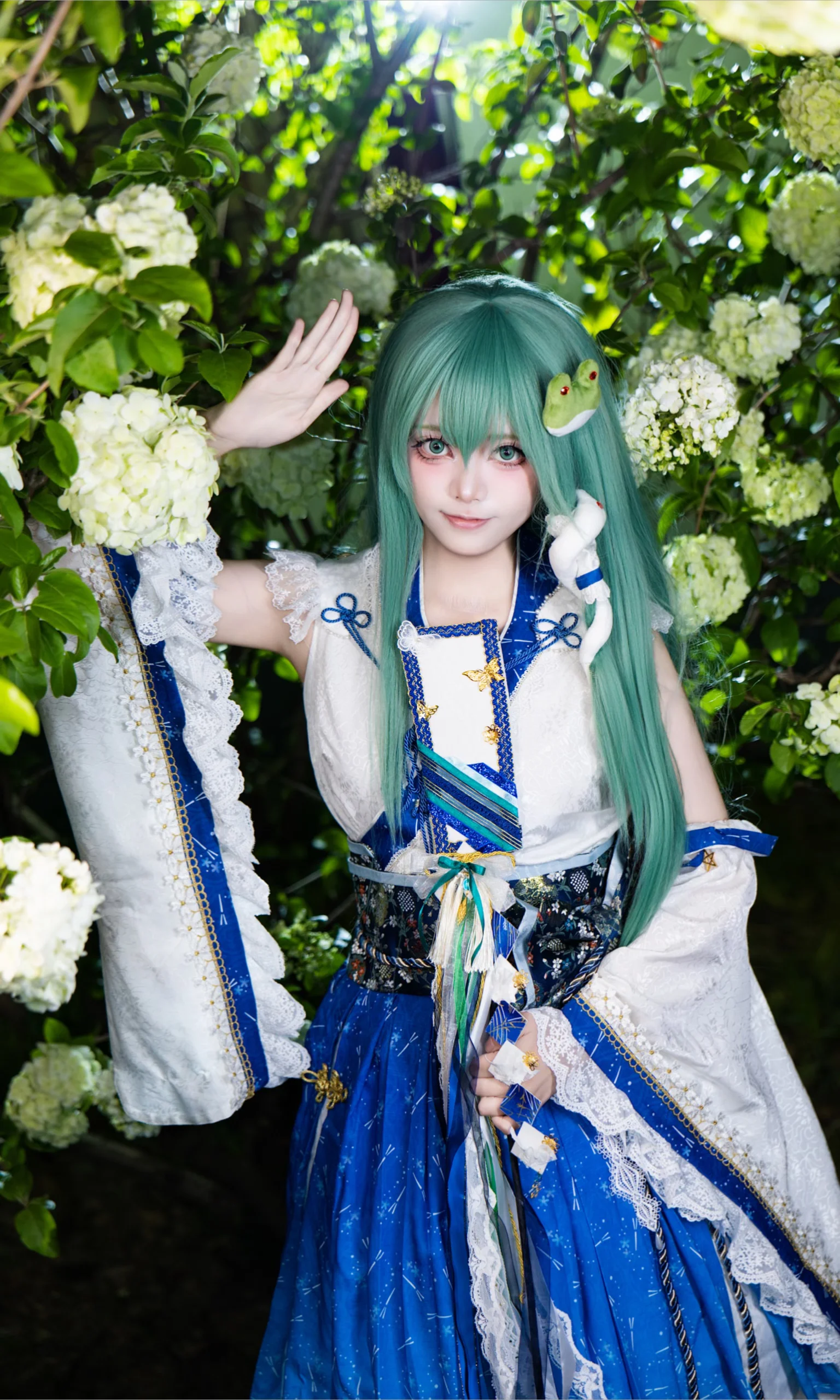 【东风谷早苗cos】湘湖绣球花下的夏日清新记录 - 第 1 张
